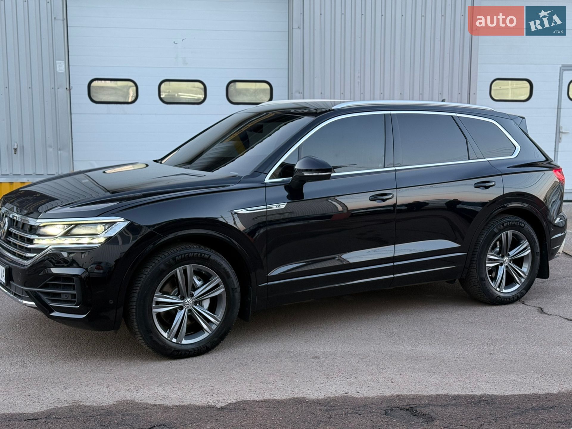 Volkswagen Touareg 2019 VIN WVGZZZCRZKD050684 фото оголошення 5 з 63