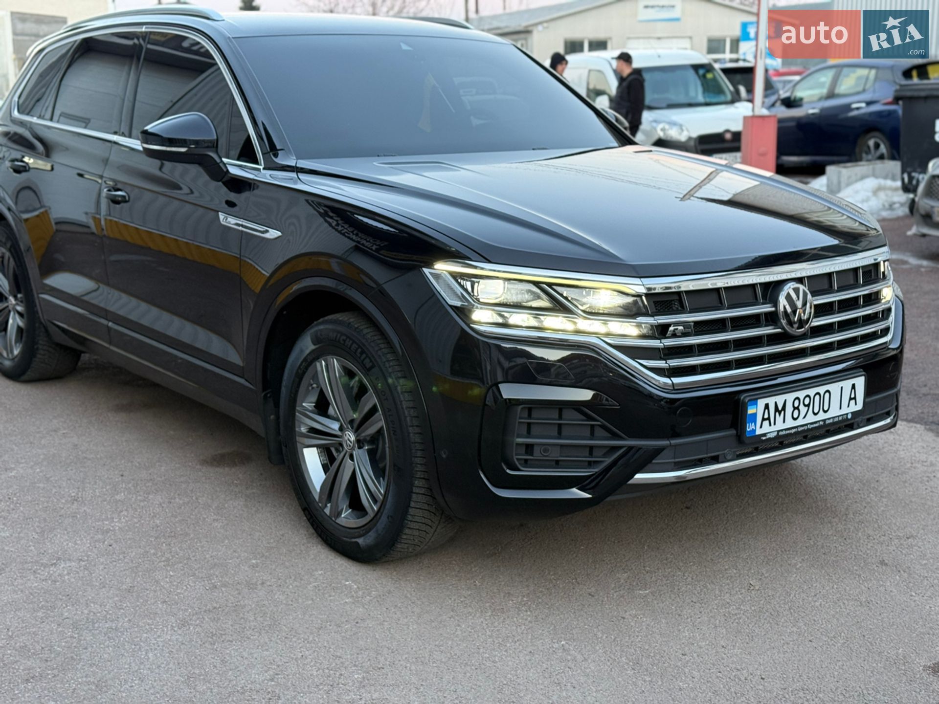 Volkswagen Touareg 2019 VIN WVGZZZCRZKD050684 фото оголошення 16 з 63