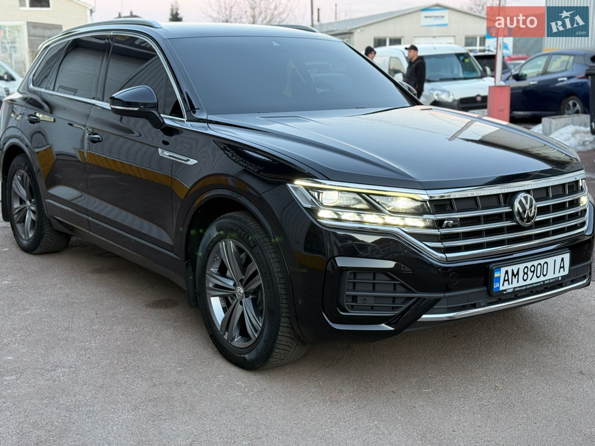 Volkswagen Touareg 2019 VIN WVGZZZCRZKD050684 фото оголошення 17 з 63