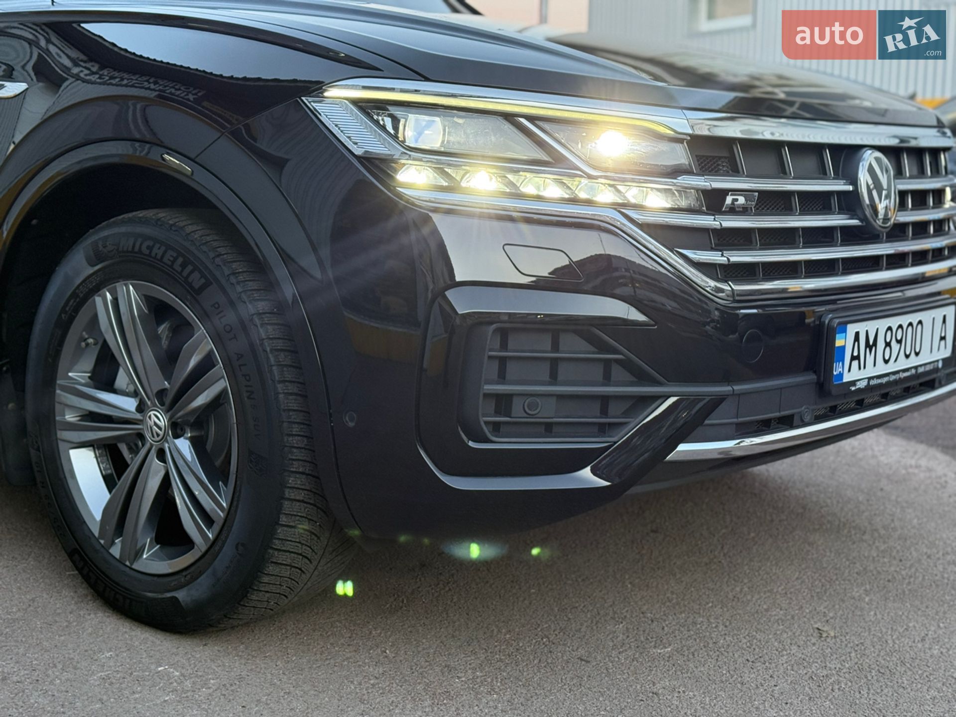 Volkswagen Touareg 2019 VIN WVGZZZCRZKD050684 фото оголошення 18 з 63