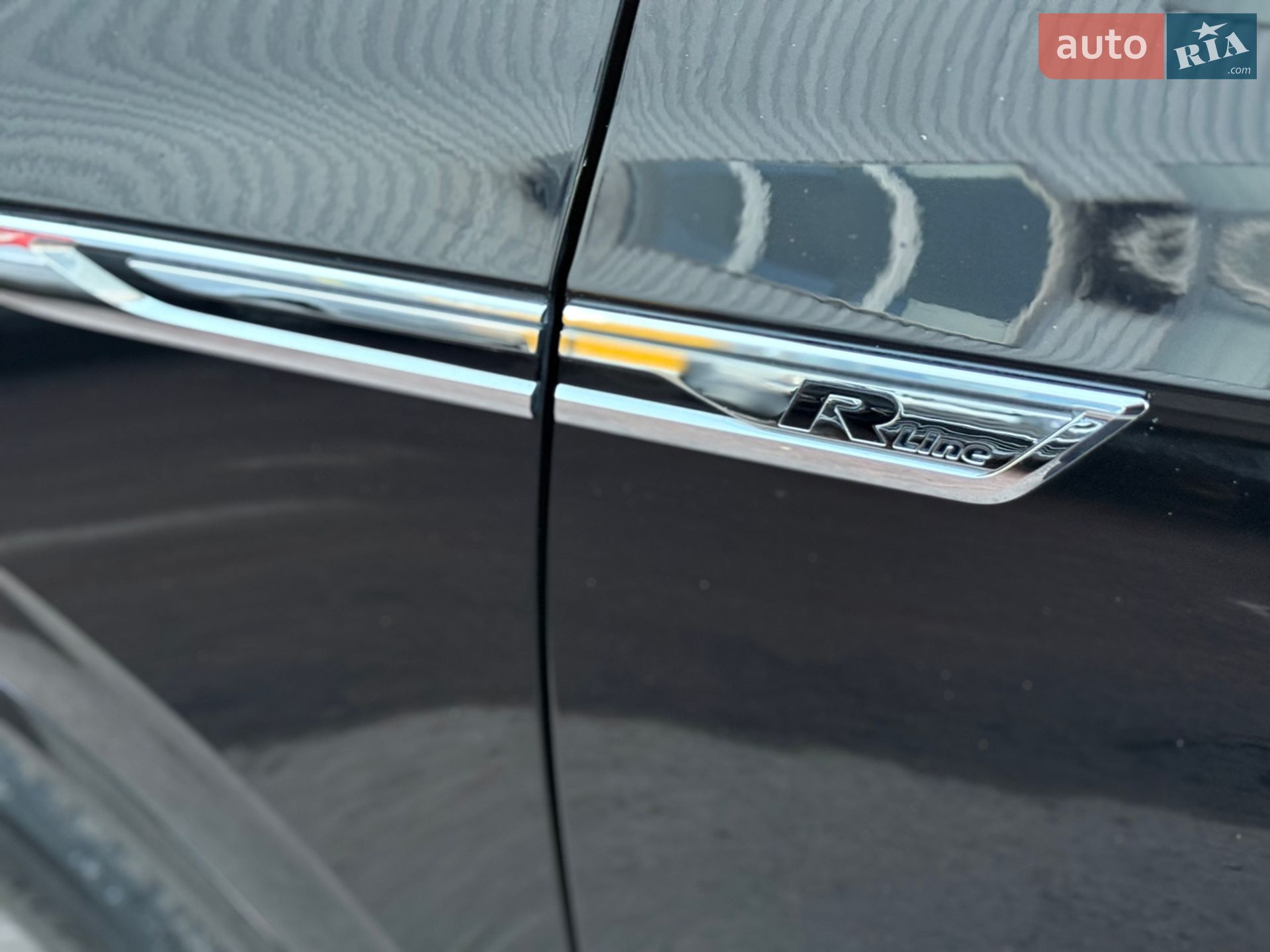 Volkswagen Touareg 2019 VIN WVGZZZCRZKD050684 фото оголошення 21 з 63