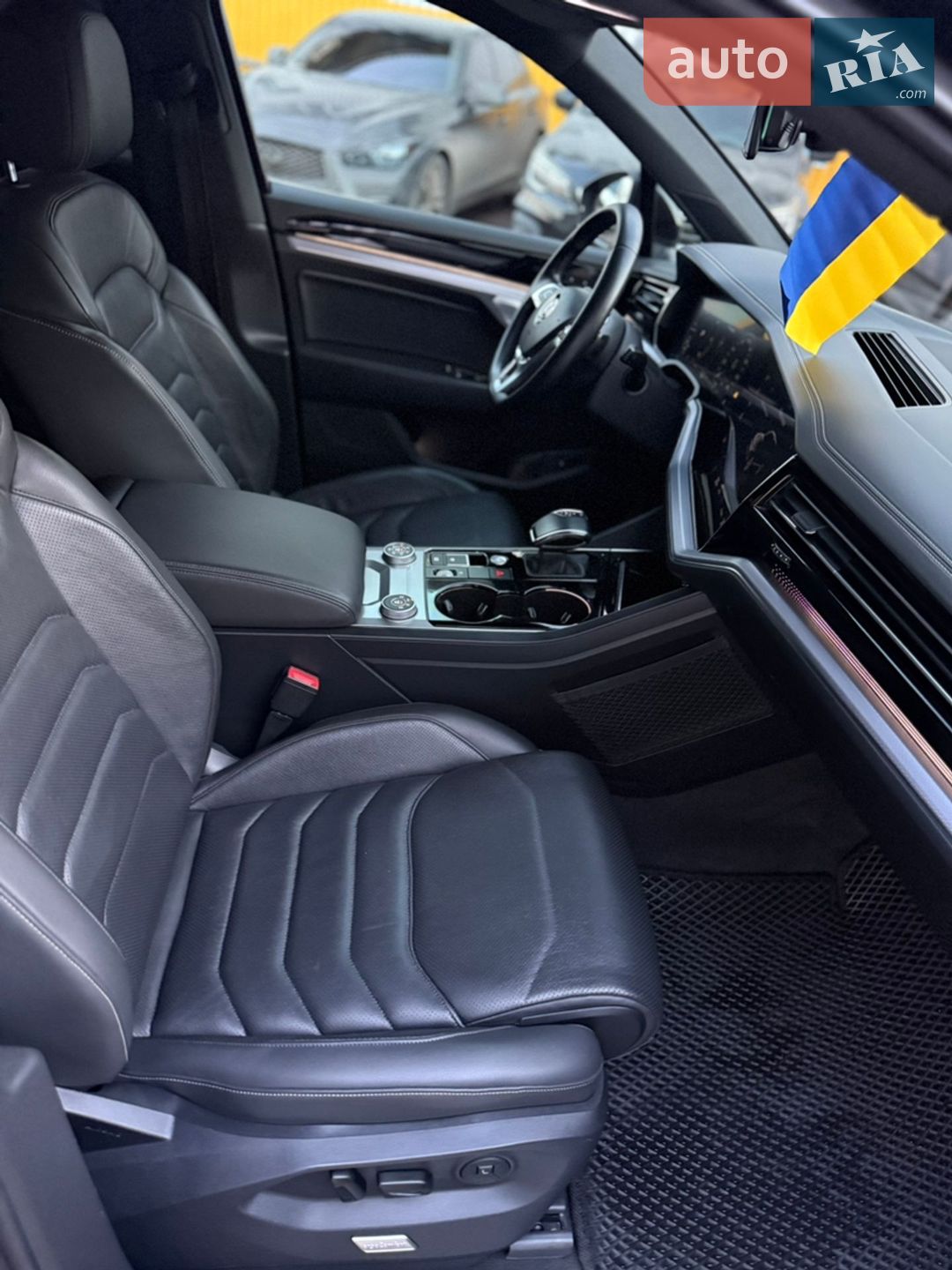 Volkswagen Touareg 2019 VIN WVGZZZCRZKD050684 фото оголошення 36 з 63