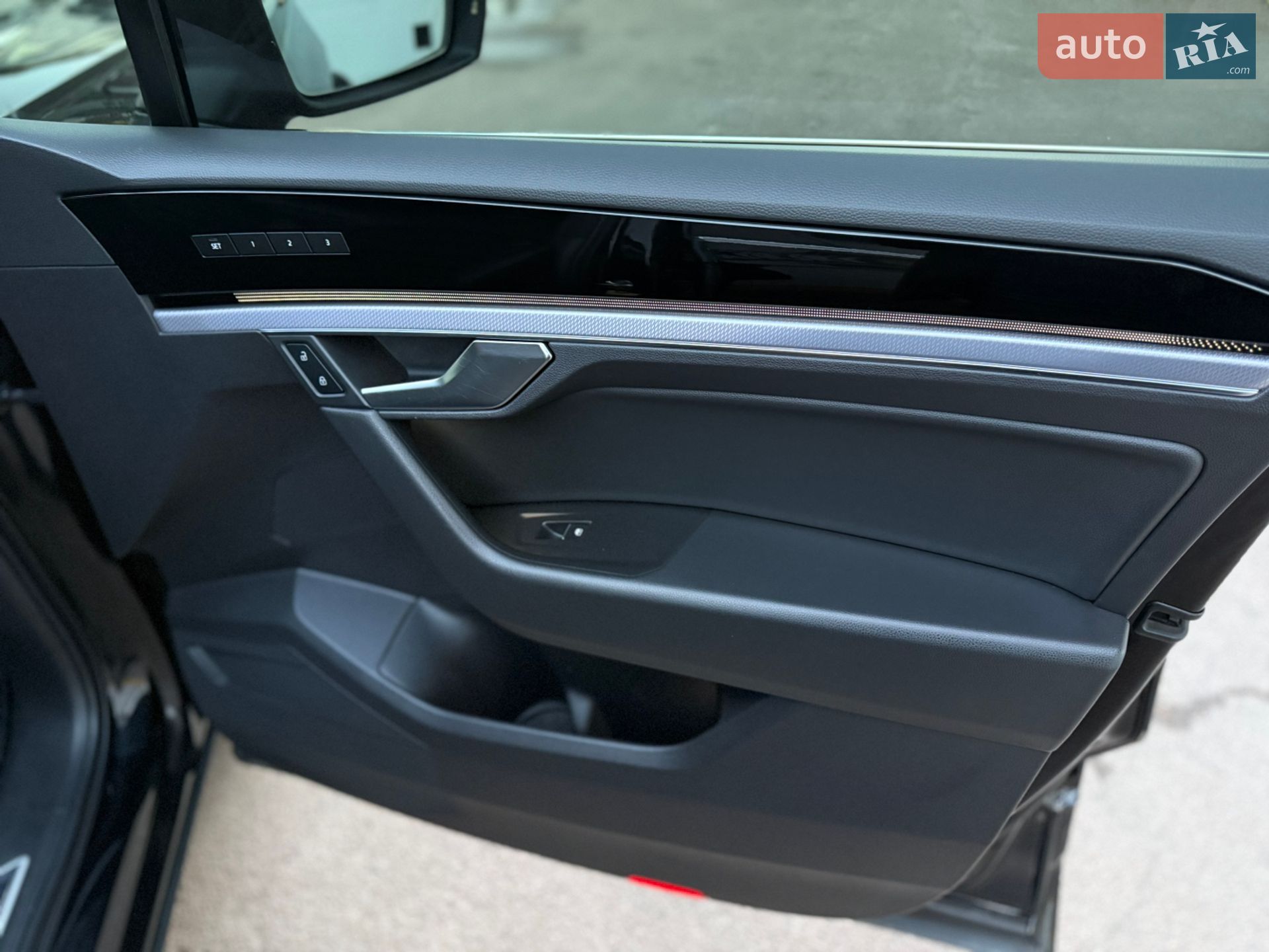 Volkswagen Touareg 2019 VIN WVGZZZCRZKD050684 фото оголошення 39 з 63