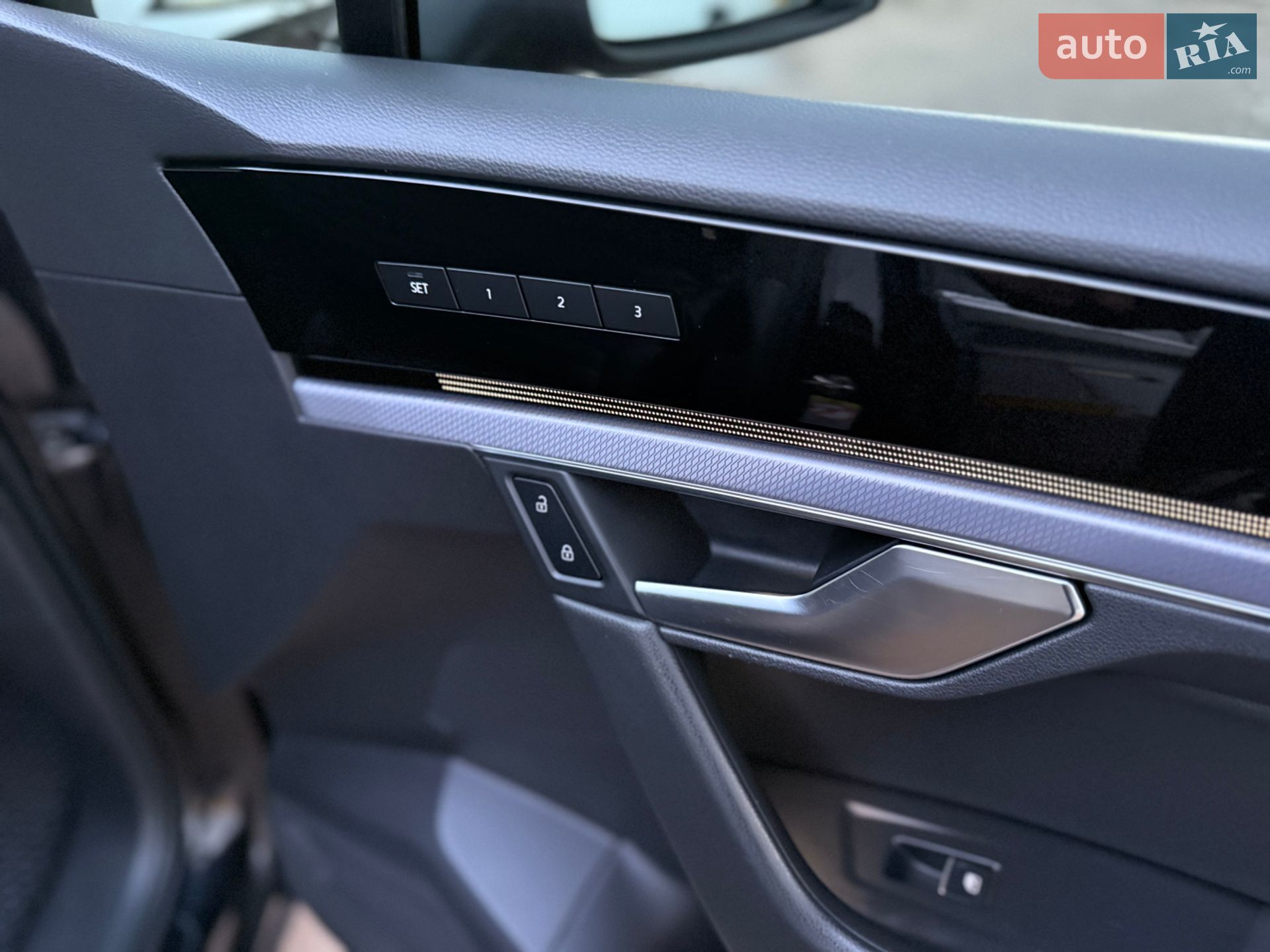 Volkswagen Touareg 2019 VIN WVGZZZCRZKD050684 фото оголошення 40 з 63
