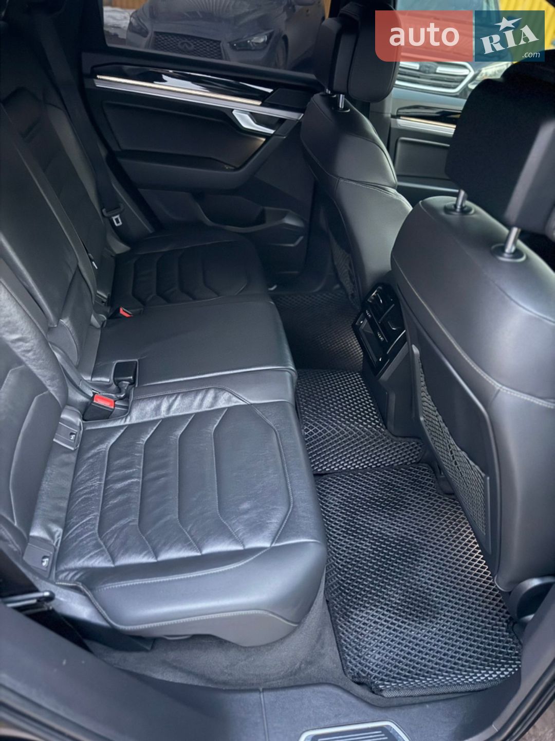 Volkswagen Touareg 2019 VIN WVGZZZCRZKD050684 фото оголошення 41 з 63