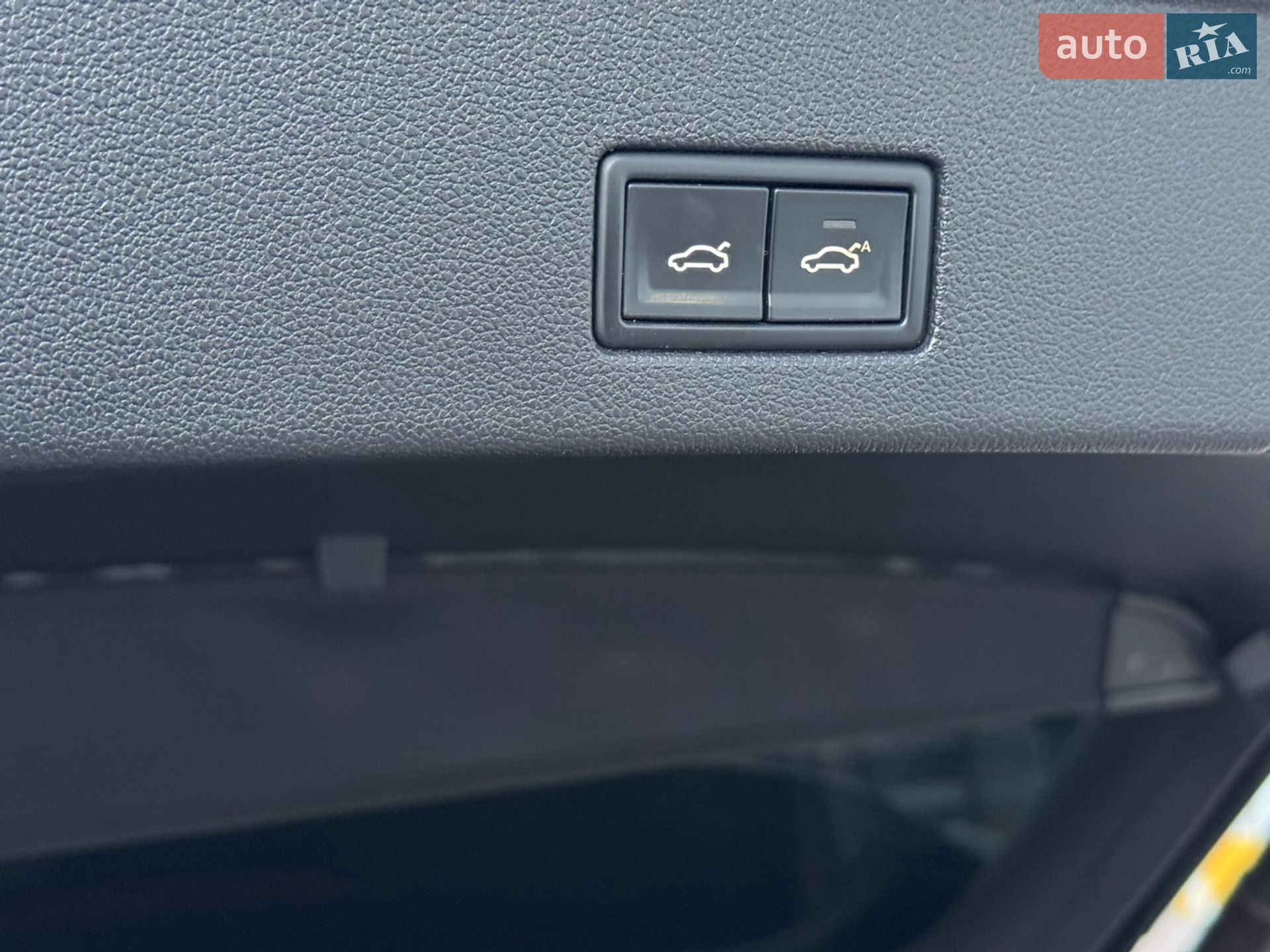 Volkswagen Touareg 2019 VIN WVGZZZCRZKD050684 фото оголошення 48 з 63