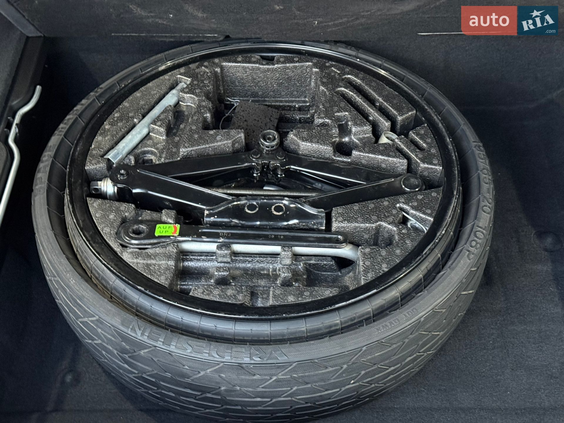 Volkswagen Touareg 2019 VIN WVGZZZCRZKD050684 фото оголошення 51 з 63