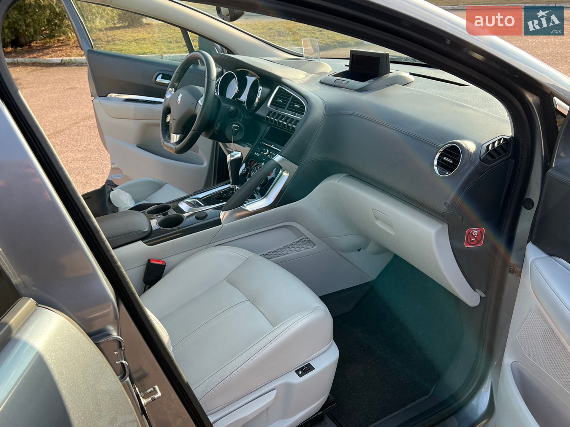 Peugeot 3008 2011 VIN VF30URHHABS195468 фото оголошення 14 з 39
