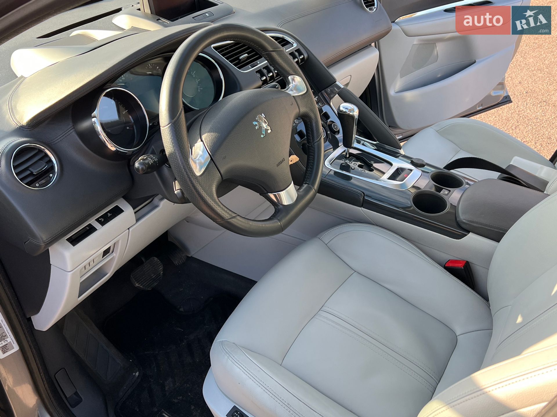 Peugeot 3008 2011 VIN VF30URHHABS195468 фото оголошення 25 з 39