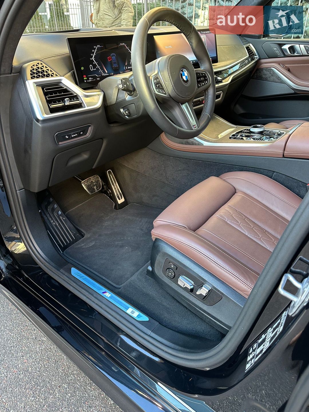 BMW X7 2025 VIN WBA21EN0909Z97245 фото оголошення 27 з 32