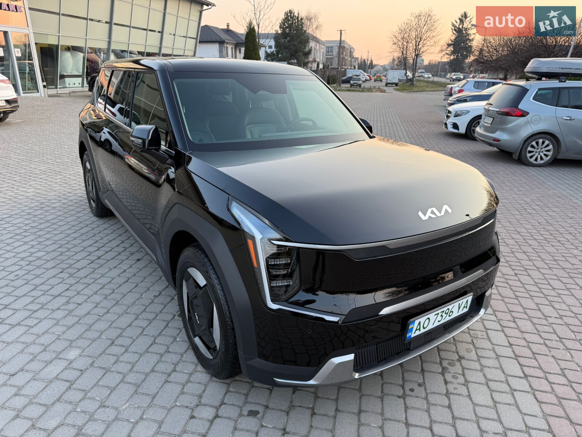 Kia EV9 2023 VIN KNDAB5S19R6020257 фото оголошення 2 з 11