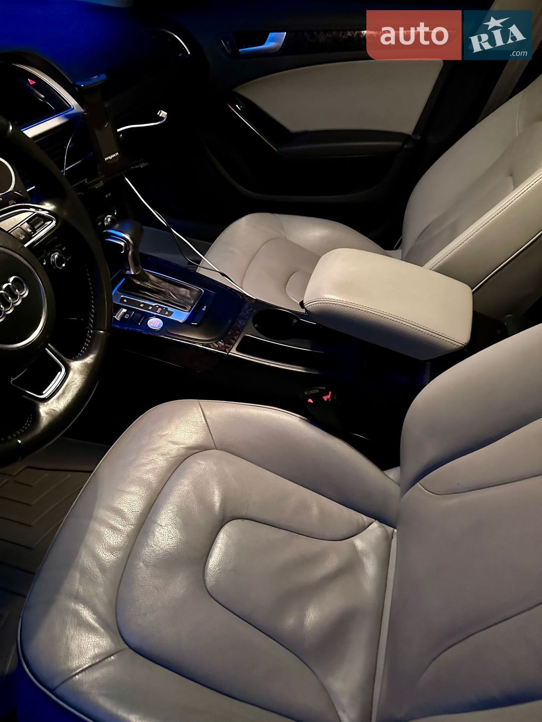 Audi A4 2015 VIN WAUEFAFL9FN037102 фото оголошення 13 з 17