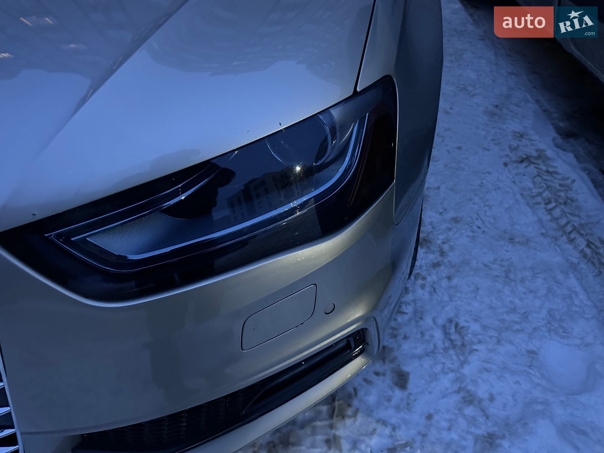 Audi A4 2015 VIN WAUEFAFL9FN037102 фото оголошення 14 з 17