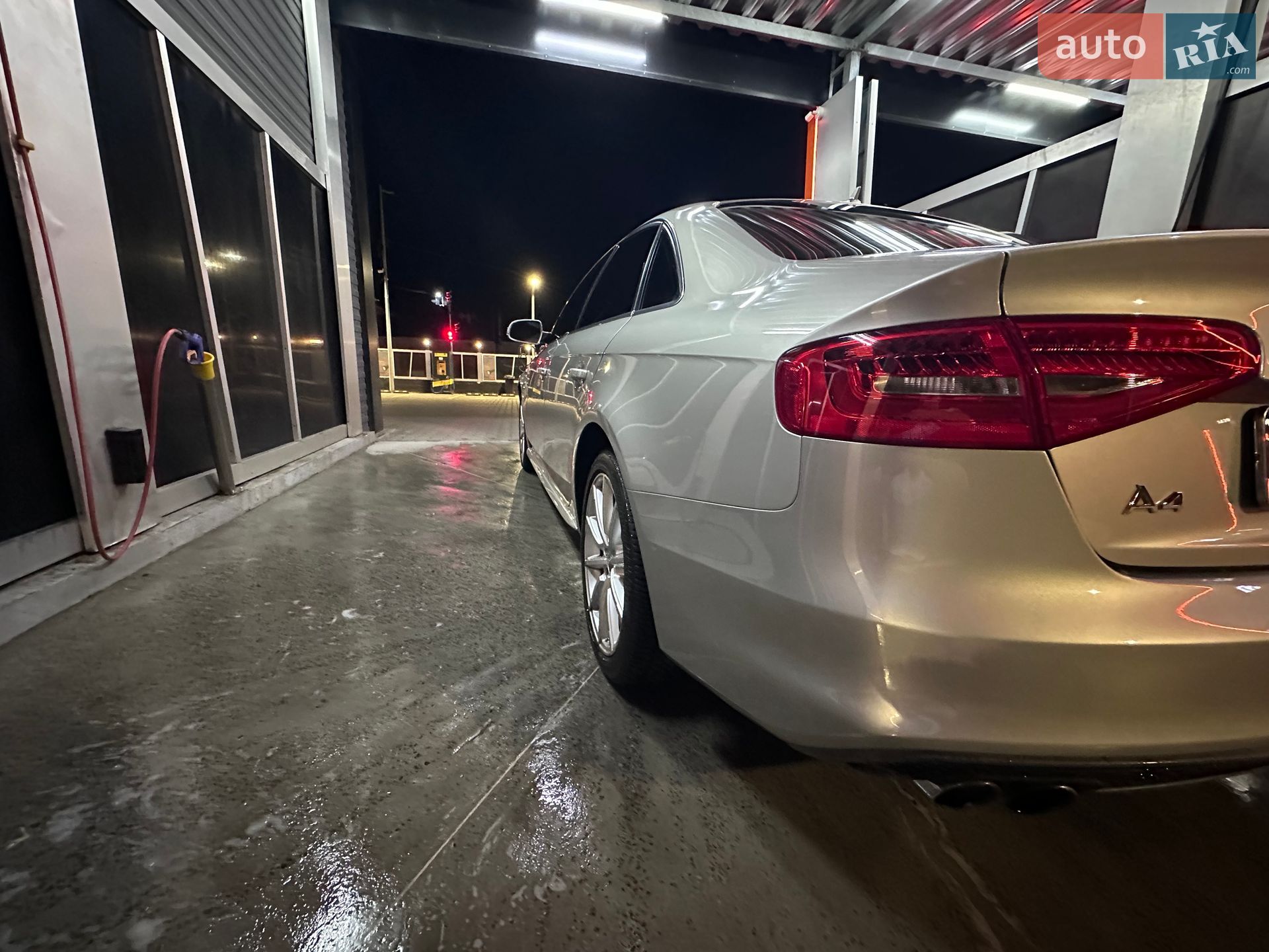 Audi A4 2015 VIN WAUEFAFL9FN037102 фото оголошення 3 з 17