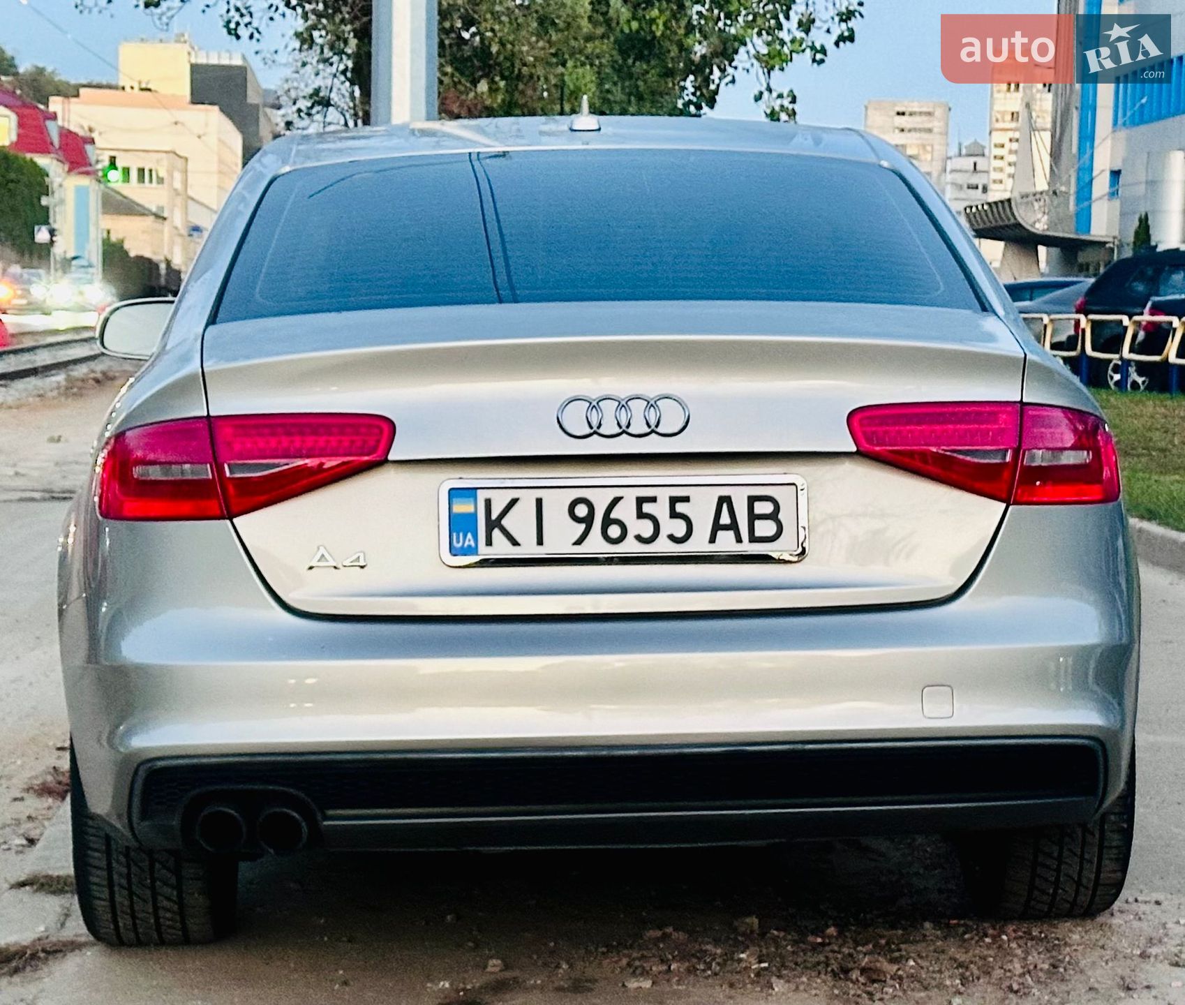 Audi A4 2015 VIN WAUEFAFL9FN037102 фото оголошення 5 з 17