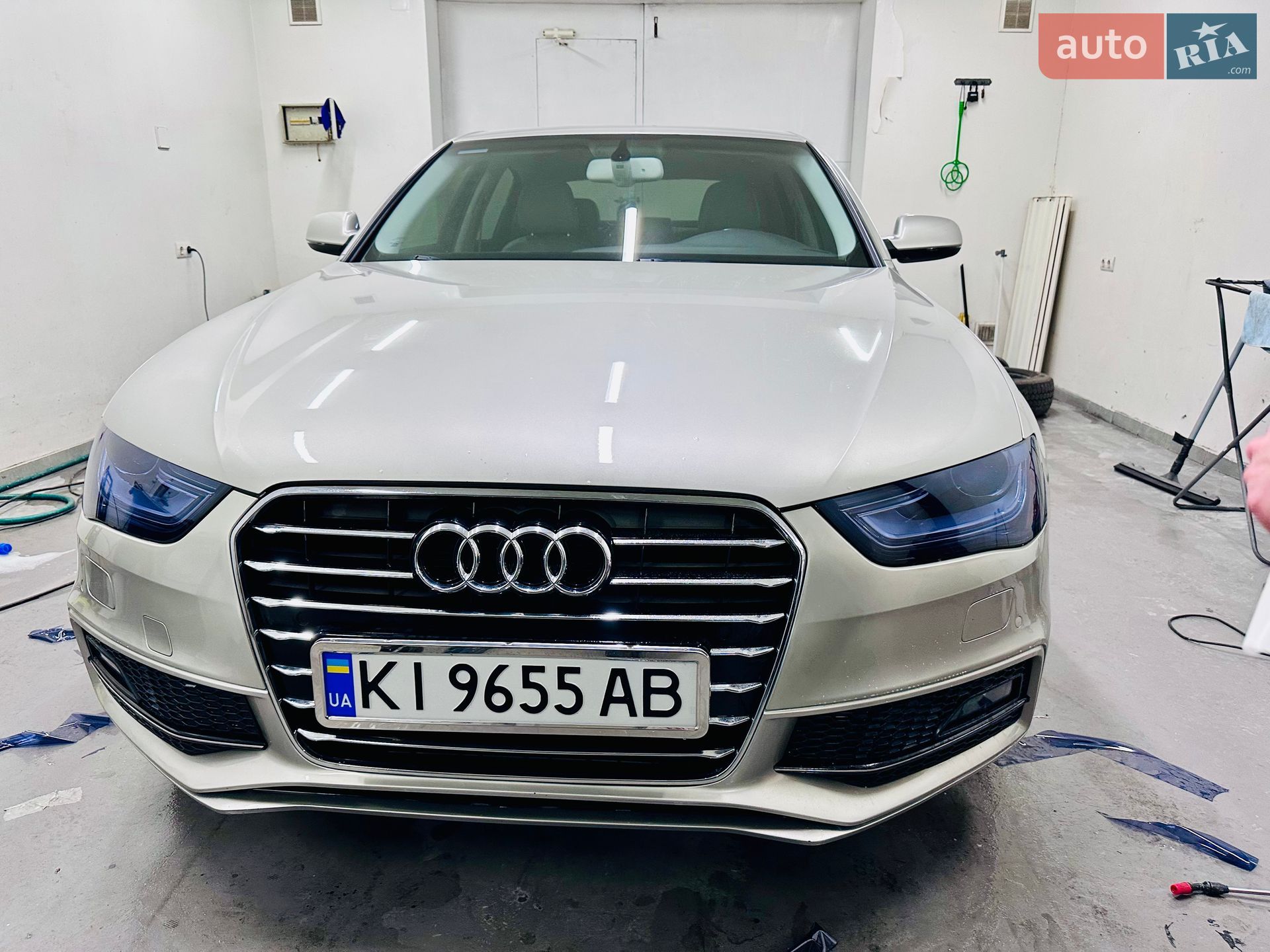 Audi A4 2015 VIN WAUEFAFL9FN037102 фото оголошення 15 з 17