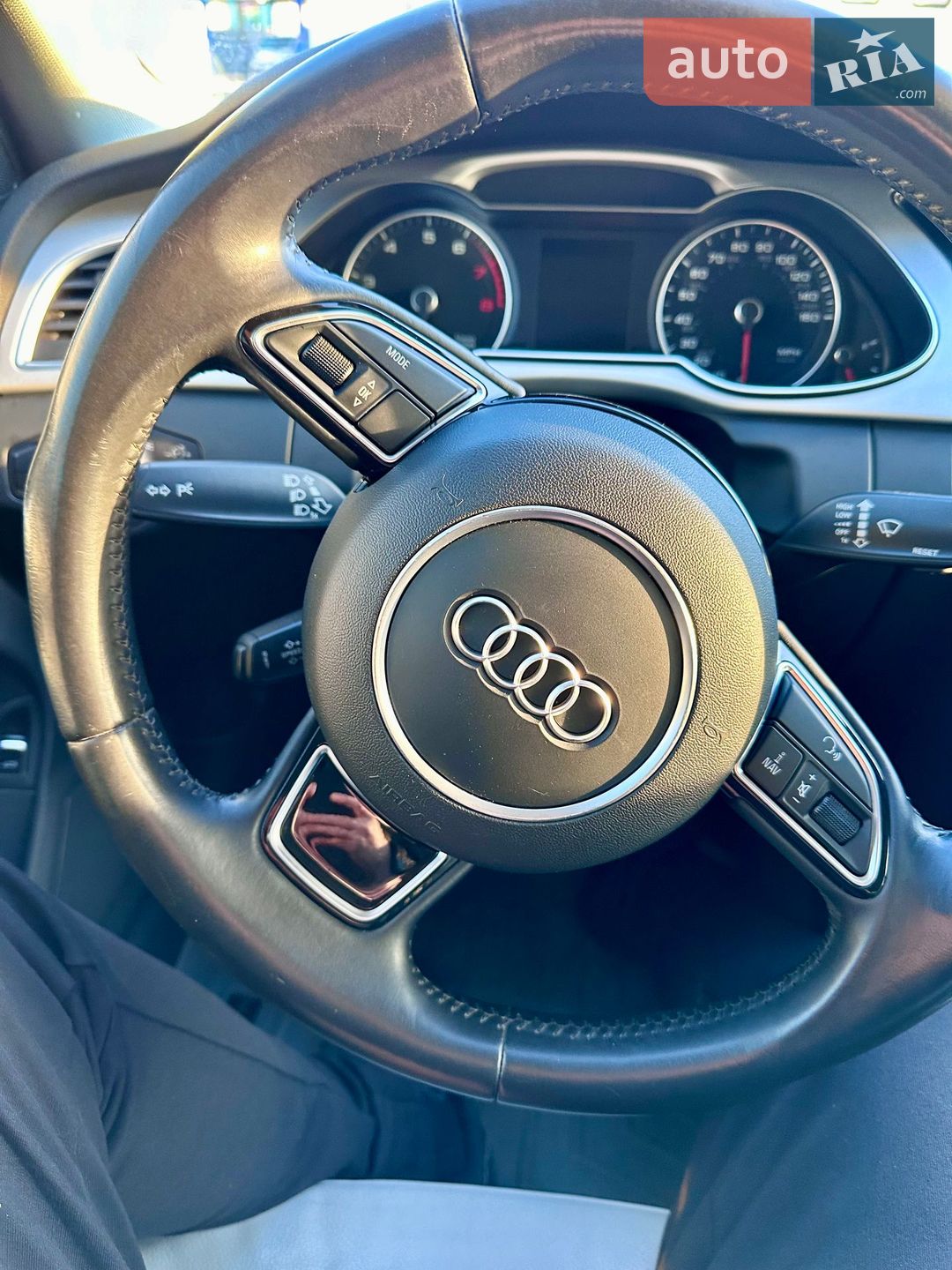 Audi A4 2015 VIN WAUEFAFL9FN037102 фото оголошення 16 з 17