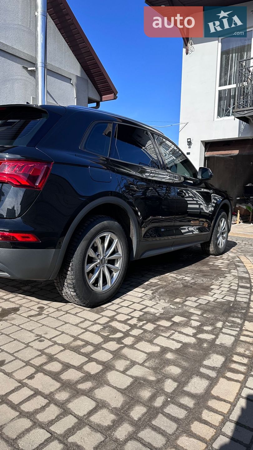 Audi Q5 2018 VIN WAUZZZFY4K2003938 фото оголошення 3 з 17