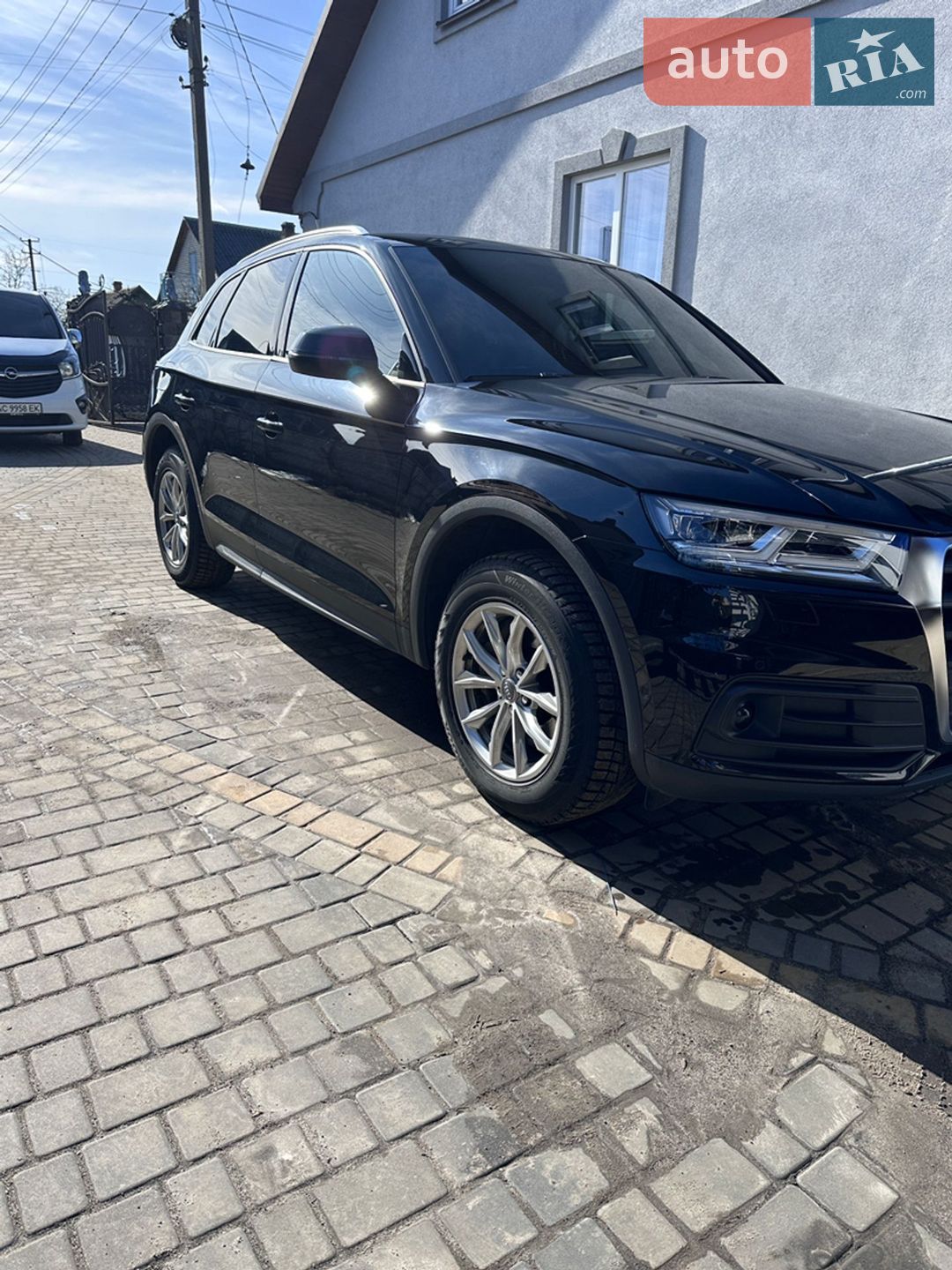 Audi Q5 2018 VIN WAUZZZFY4K2003938 фото оголошення 4 з 17