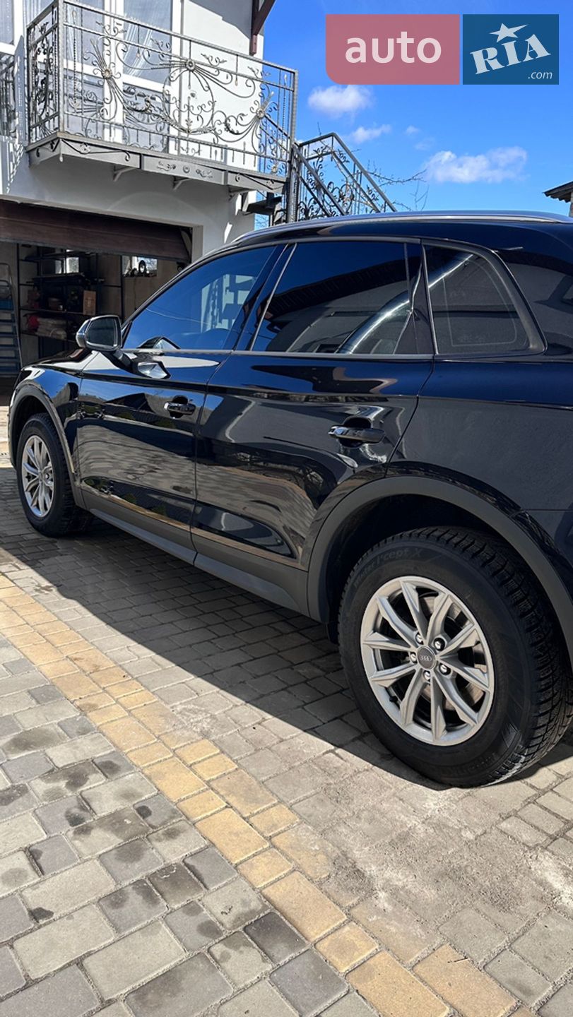 Audi Q5 2018 VIN WAUZZZFY4K2003938 фото оголошення 5 з 17