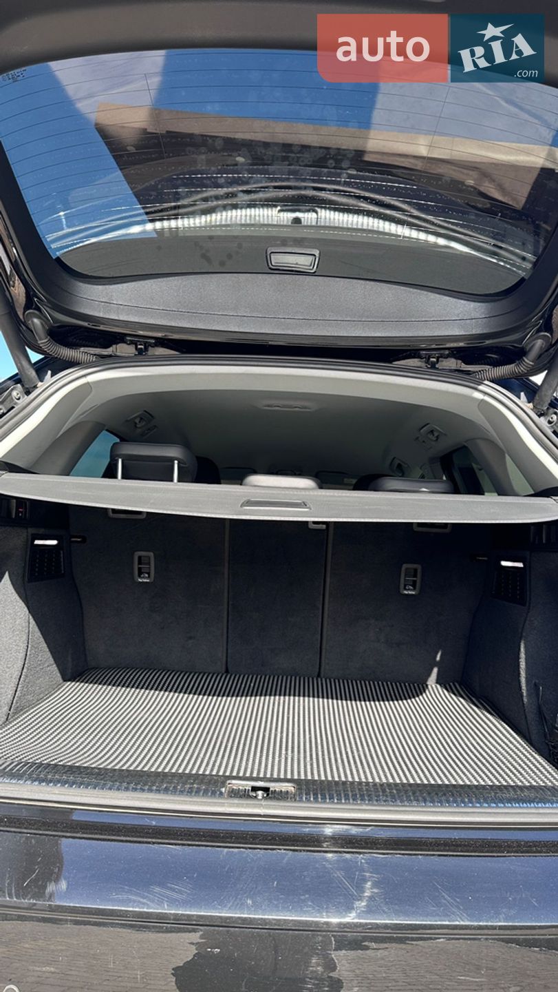 Audi Q5 2018 VIN WAUZZZFY4K2003938 фото оголошення 12 з 17