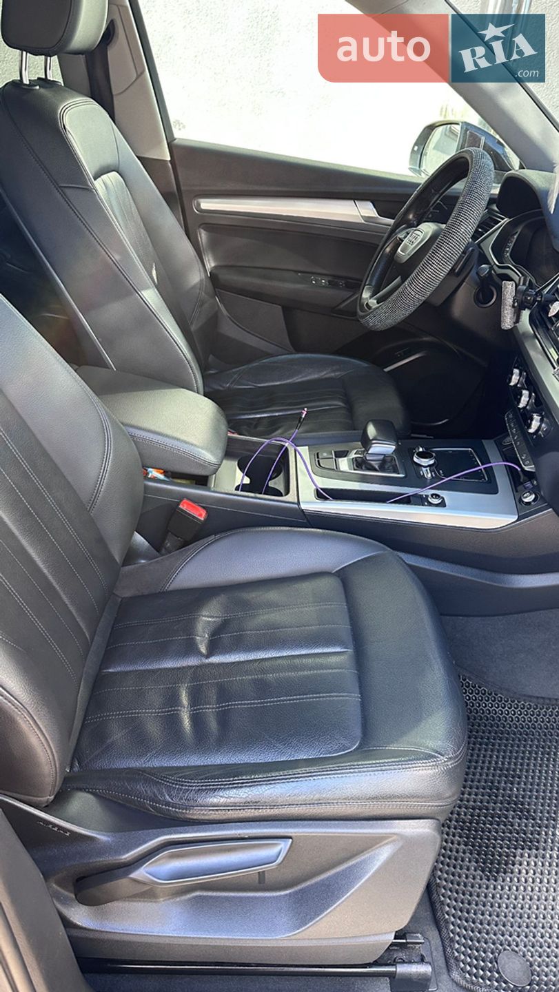 Audi Q5 2018 VIN WAUZZZFY4K2003938 фото оголошення 14 з 17
