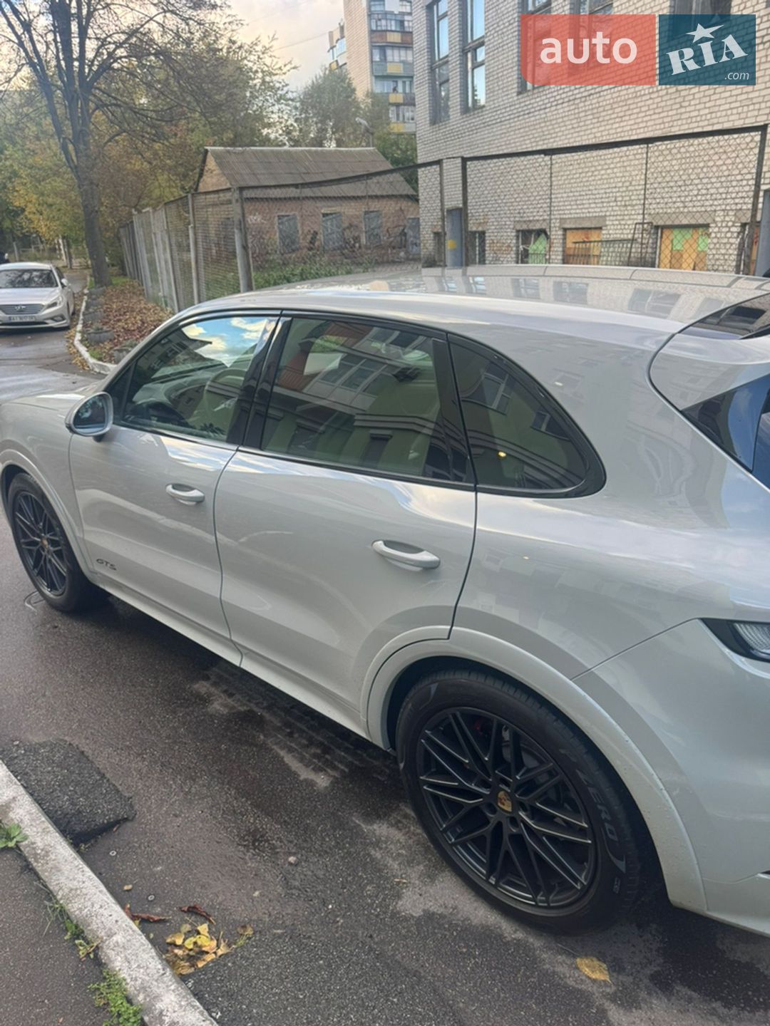Porsche Cayenne 2024 VIN WP1ZZZ9YZRDA41743 фото оголошення 14 з 17