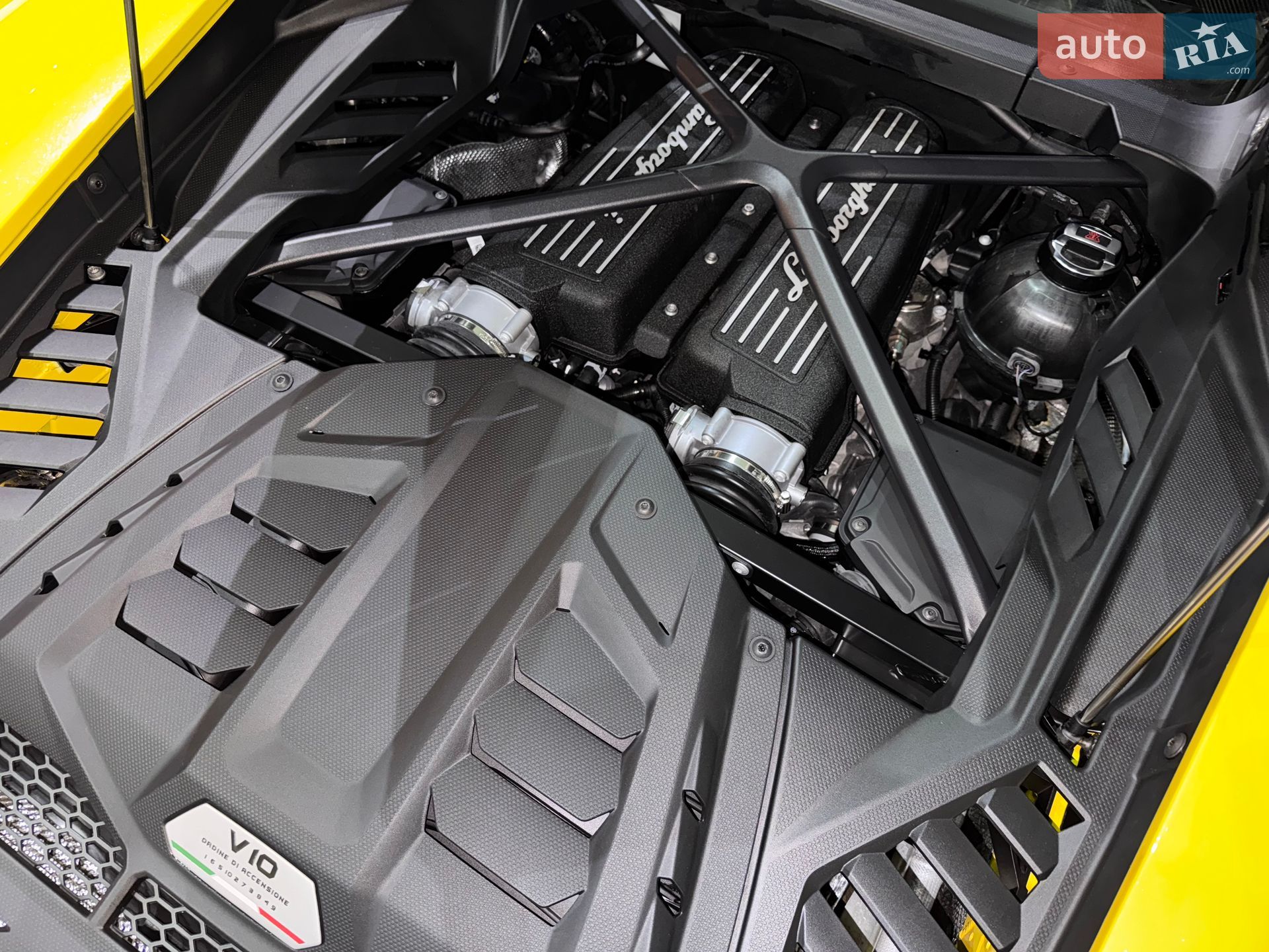 Lamborghini Huracan EVO 2020 VIN ZHWEF5ZF0MLA16464 фото оголошення 40 з 138