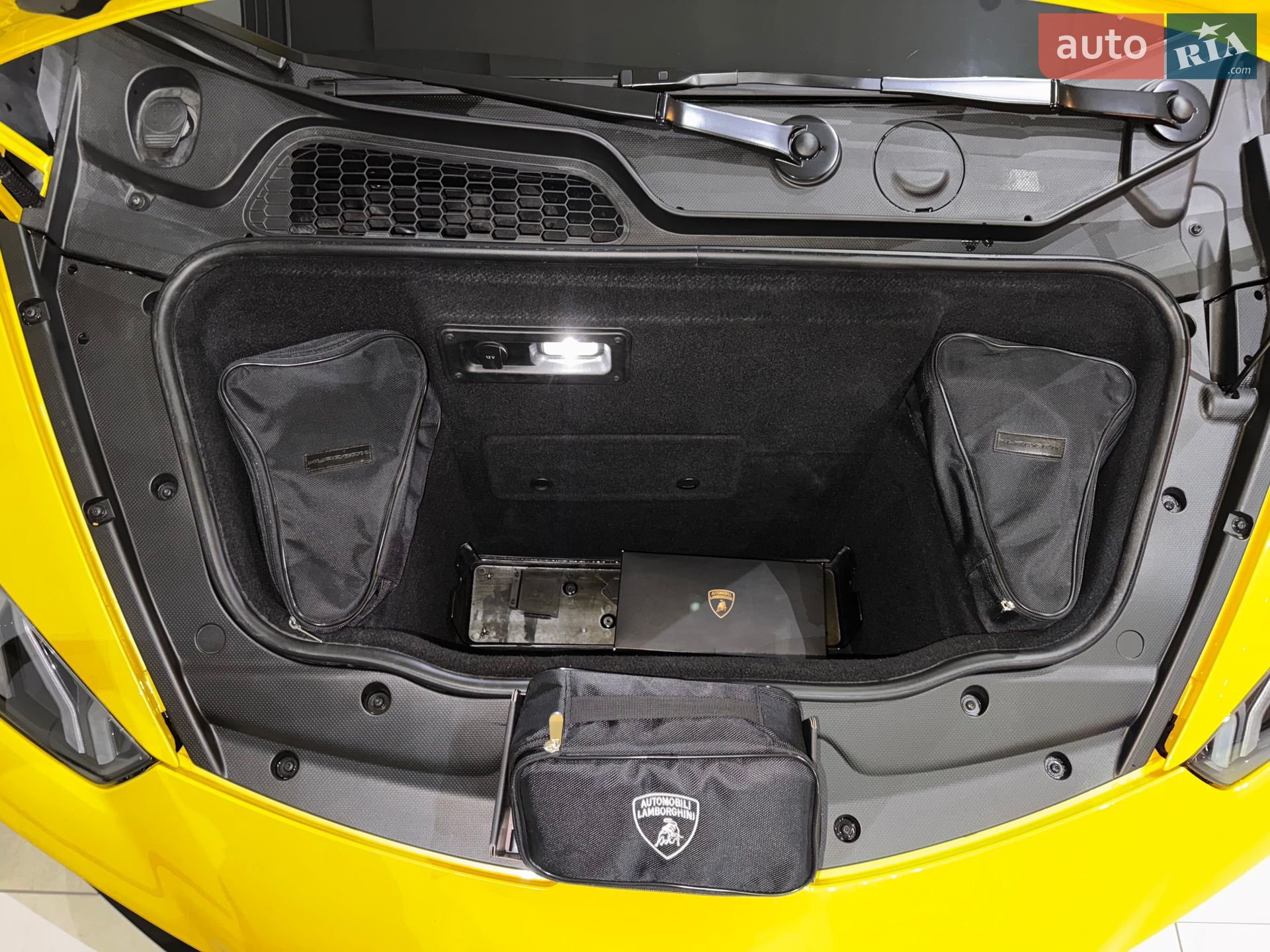 Lamborghini Huracan EVO 2020 VIN ZHWEF5ZF0MLA16464 фото оголошення 18 з 138