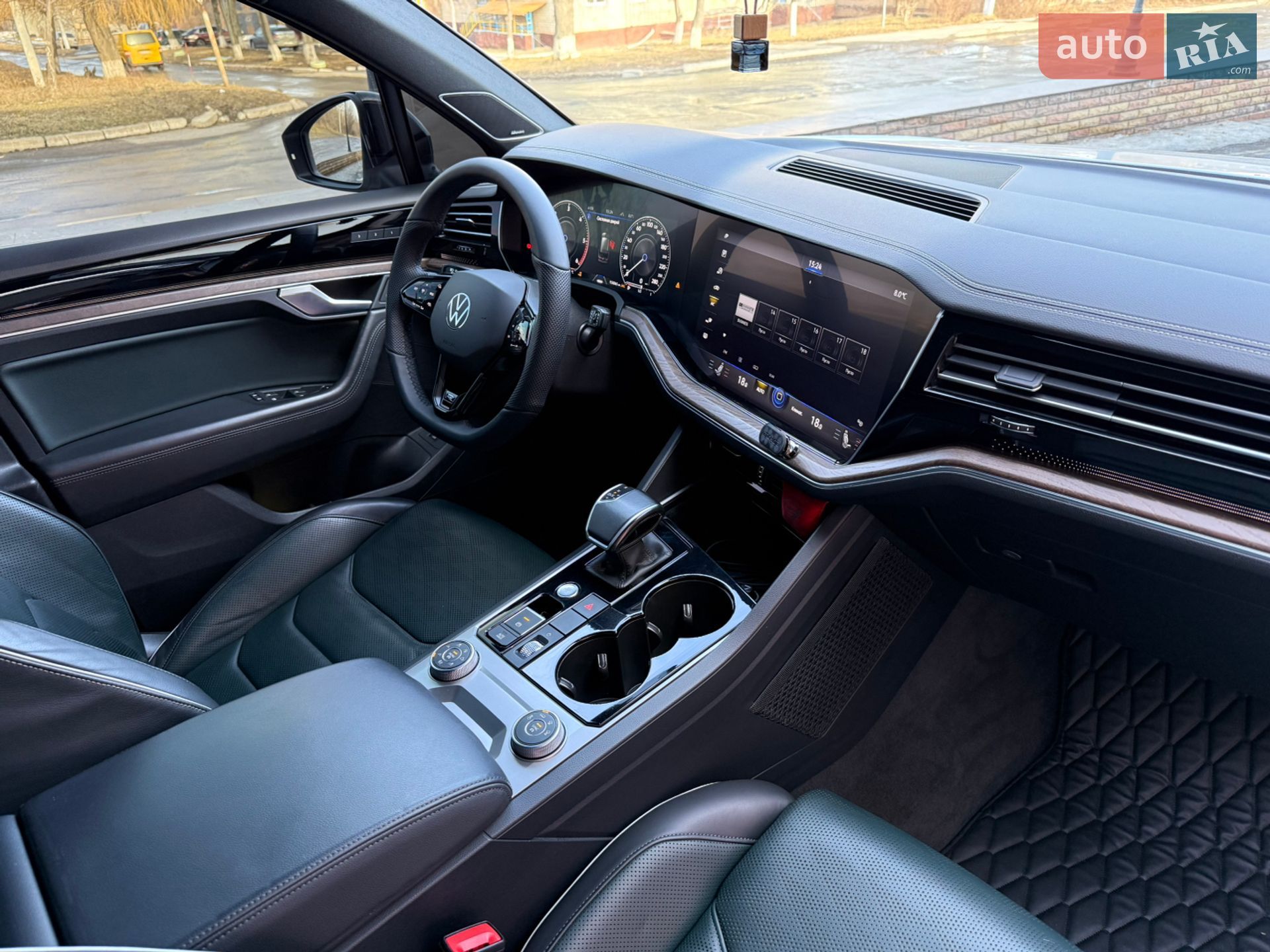 Volkswagen Touareg 2019 VIN WVGZZZCRZKD049232 фото оголошення 15 з 28