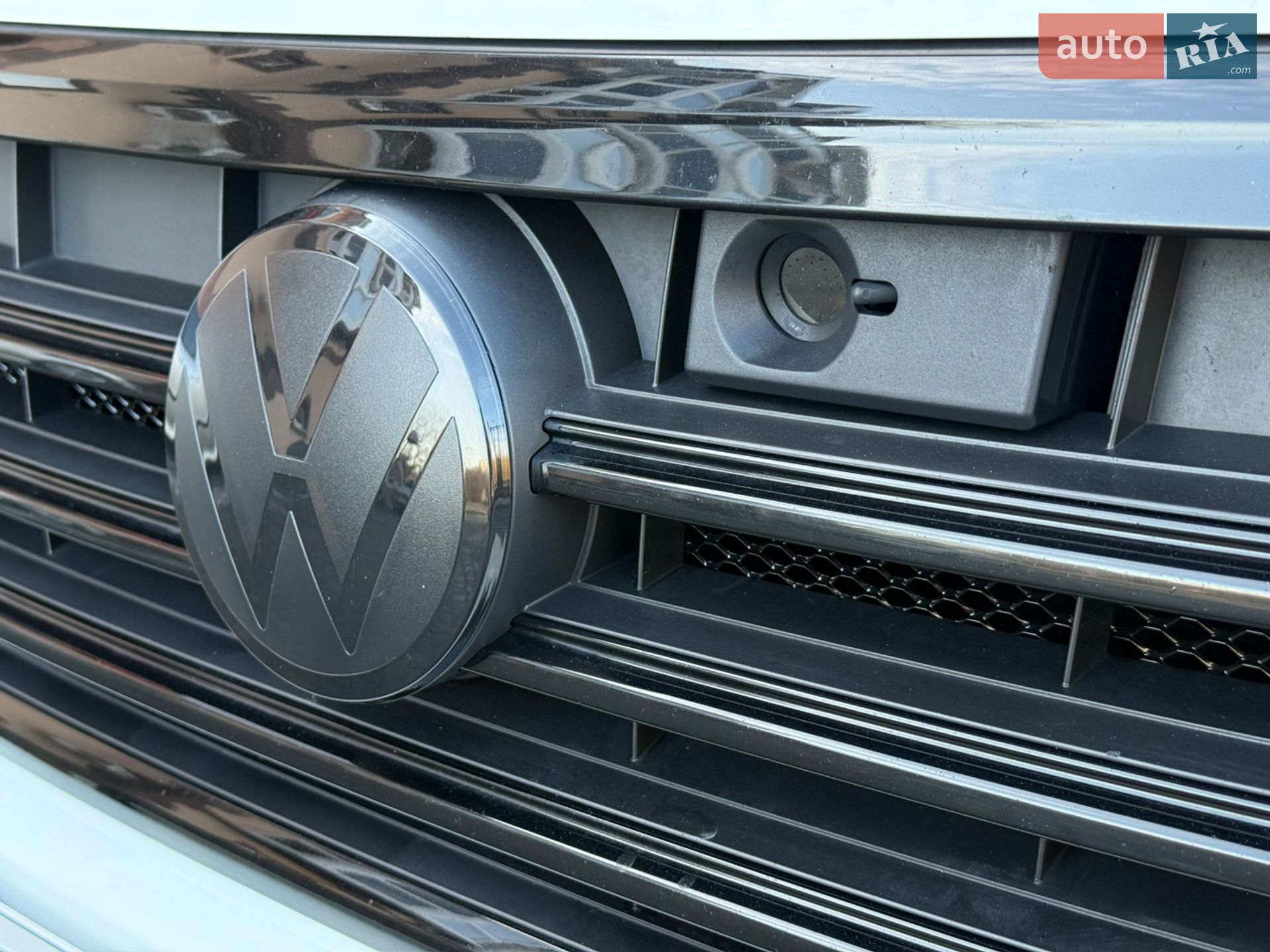 Volkswagen Touareg 2019 VIN WVGZZZCRZKD049232 фото оголошення 16 з 28