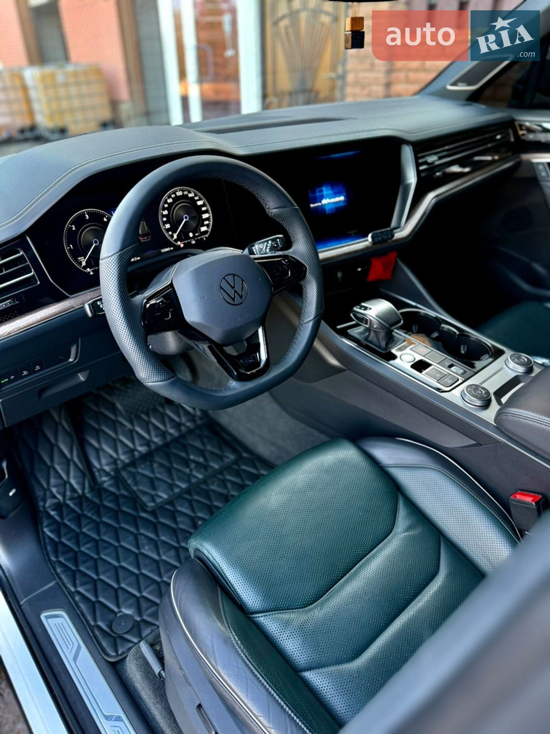 Volkswagen Touareg 2019 VIN WVGZZZCRZKD049232 фото оголошення 18 з 28