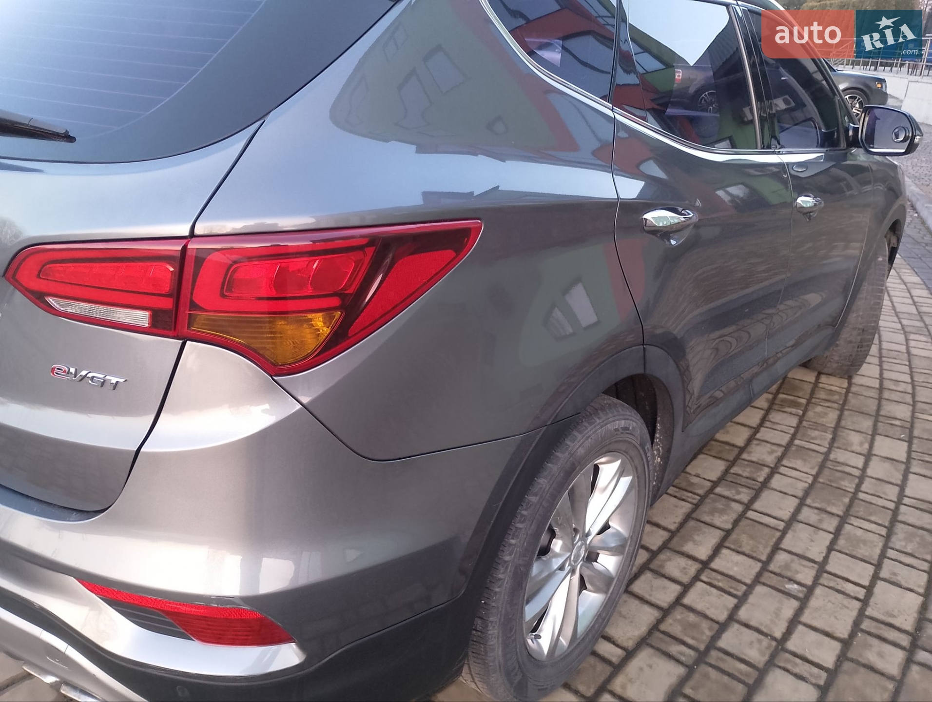 Hyundai Santa FE 2016 VIN KMHSW81UBGU637353 фото оголошення 12 з 35