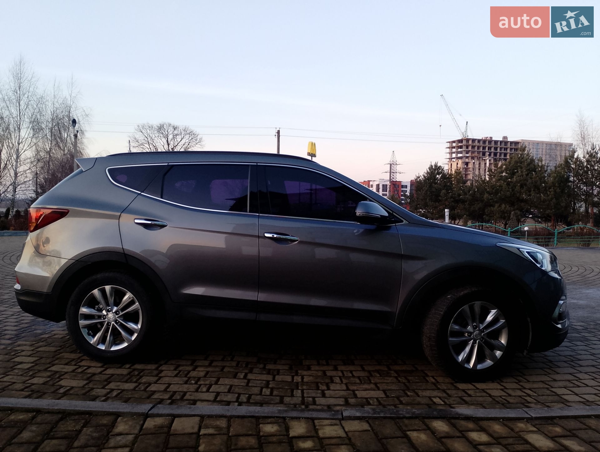 Hyundai Santa FE 2016 VIN KMHSW81UBGU637353 фото оголошення 4 з 35