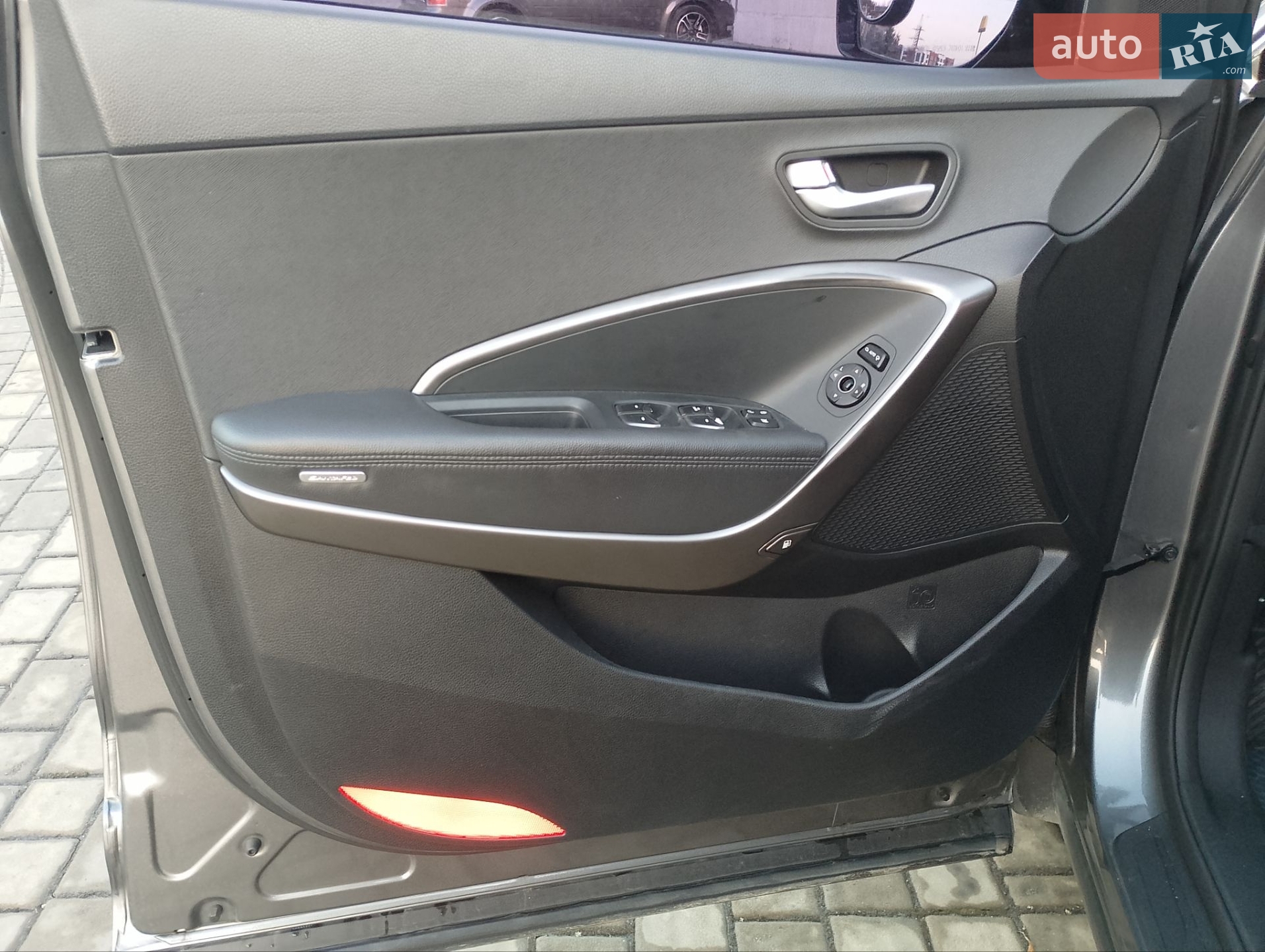 Hyundai Santa FE 2016 VIN KMHSW81UBGU637353 фото оголошення 17 з 35