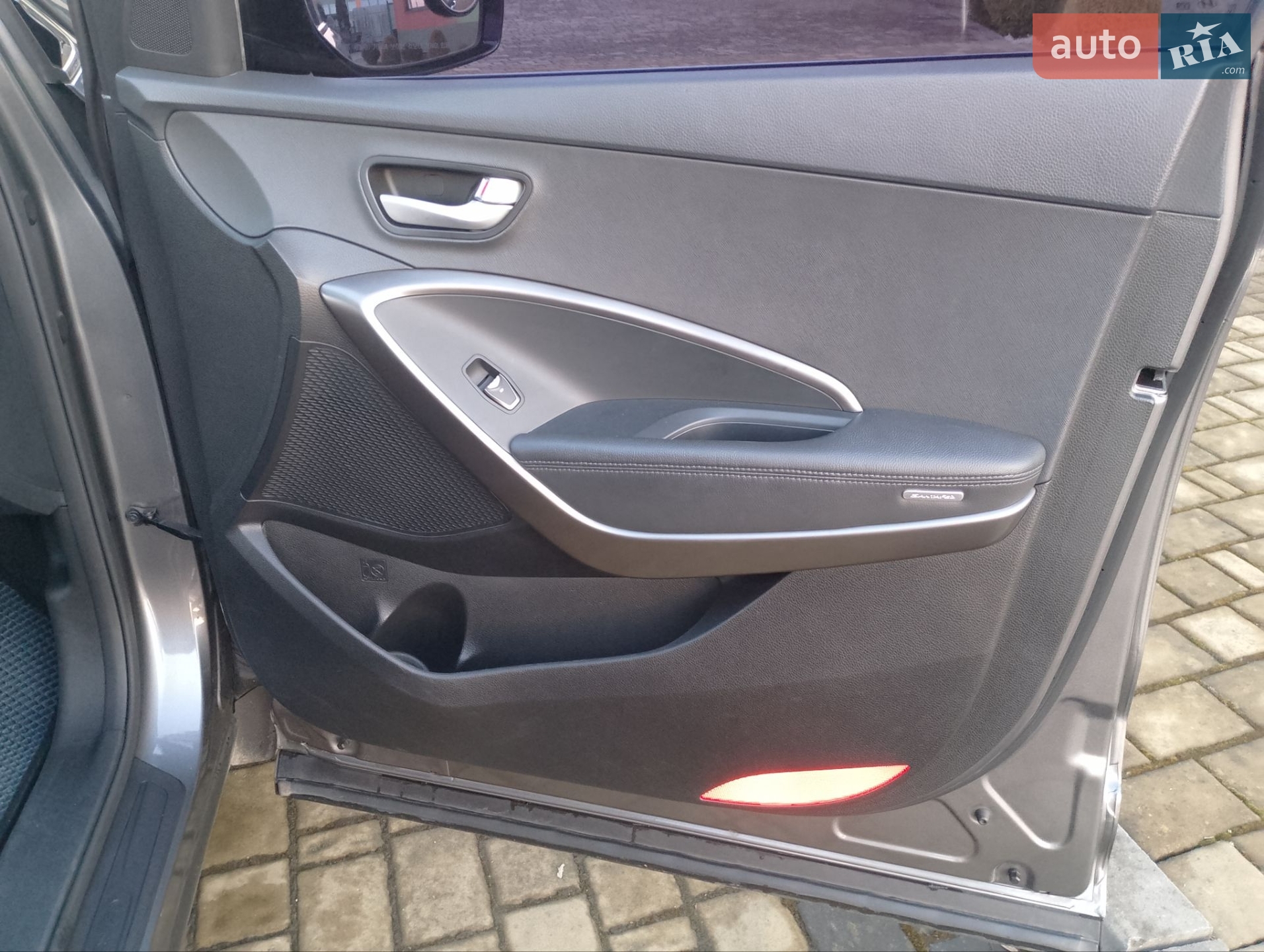 Hyundai Santa FE 2016 VIN KMHSW81UBGU637353 фото оголошення 20 з 35