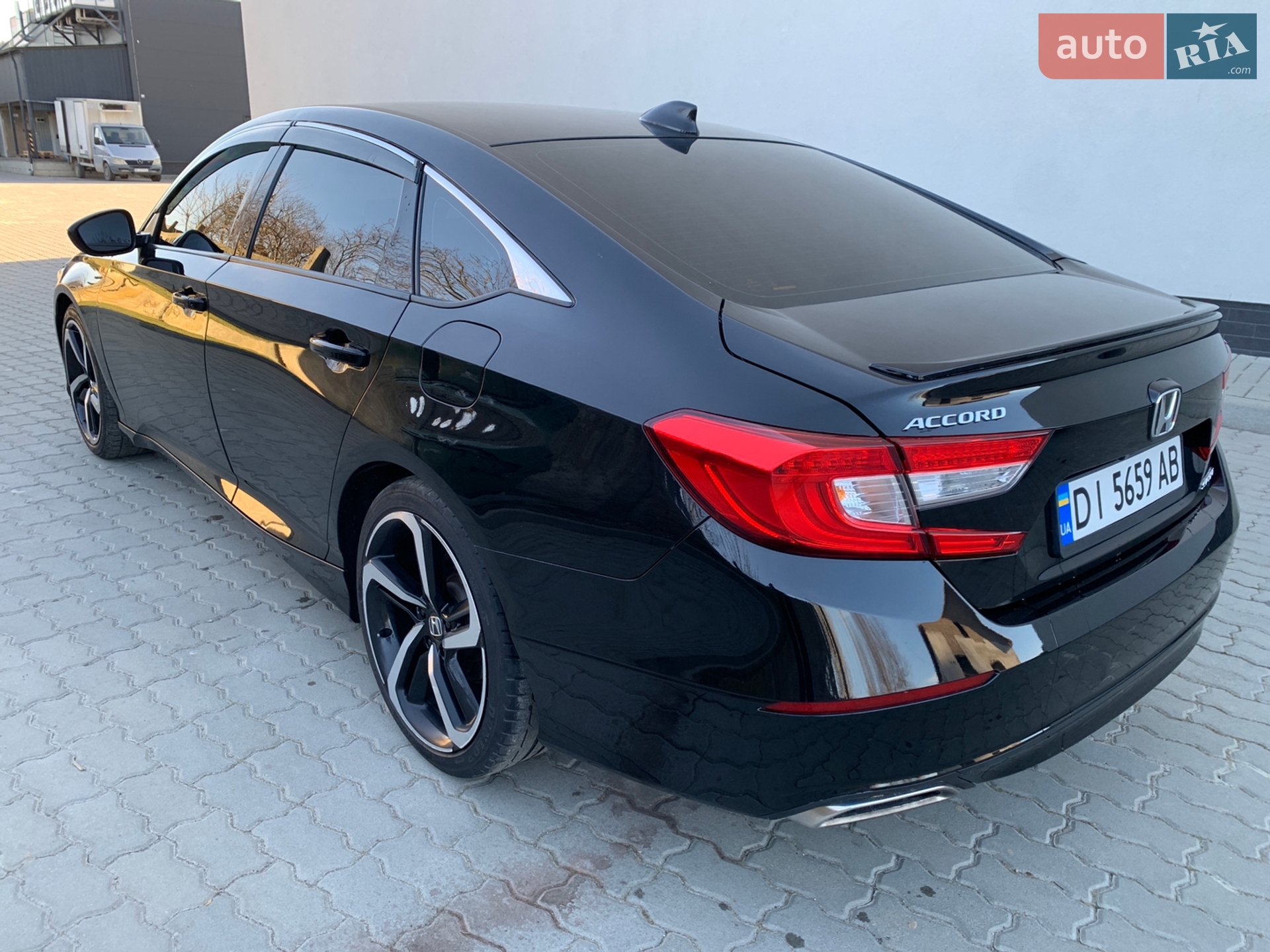 Honda Accord 2019 VIN 1HGCV1F38KA104496 фото оголошення 31 з 101