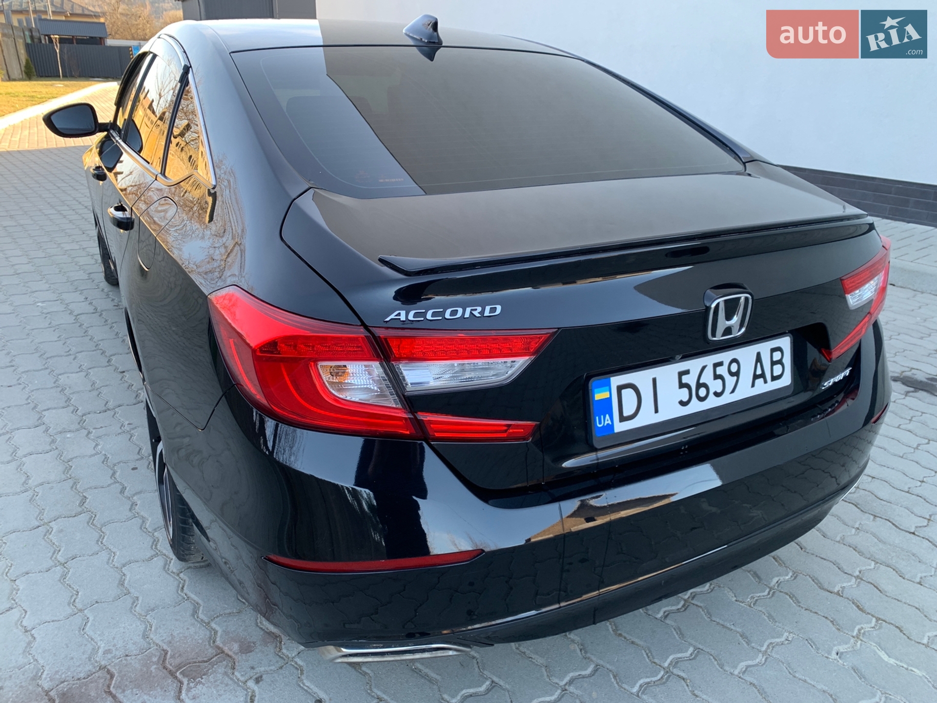 Honda Accord 2019 VIN 1HGCV1F38KA104496 фото оголошення 32 з 101
