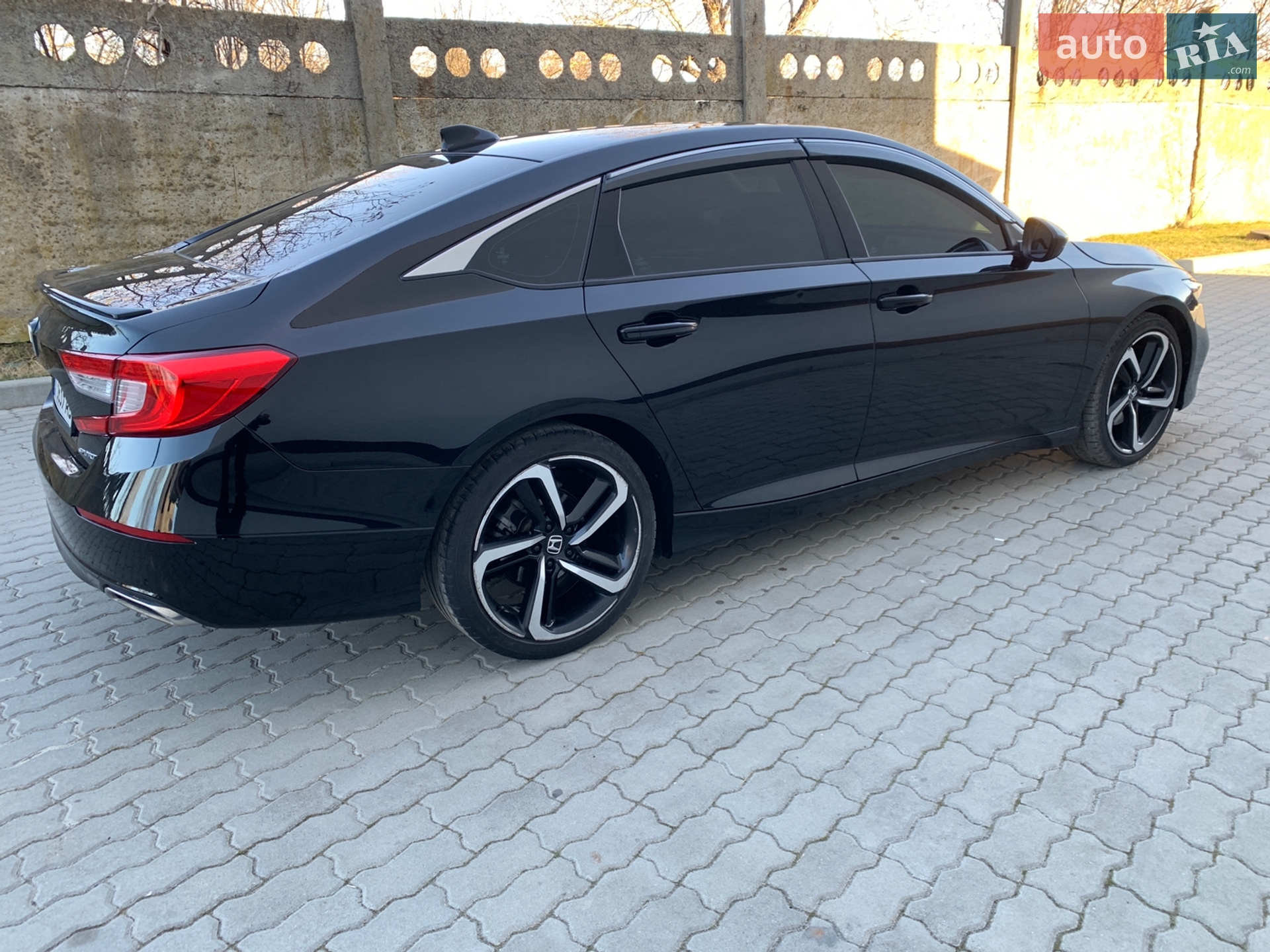 Honda Accord 2019 VIN 1HGCV1F38KA104496 фото оголошення 37 з 101
