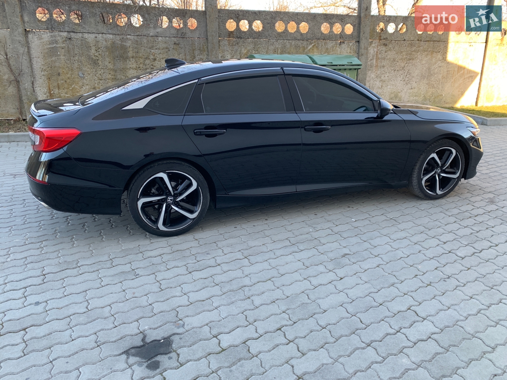 Honda Accord 2019 VIN 1HGCV1F38KA104496 фото оголошення 38 з 101