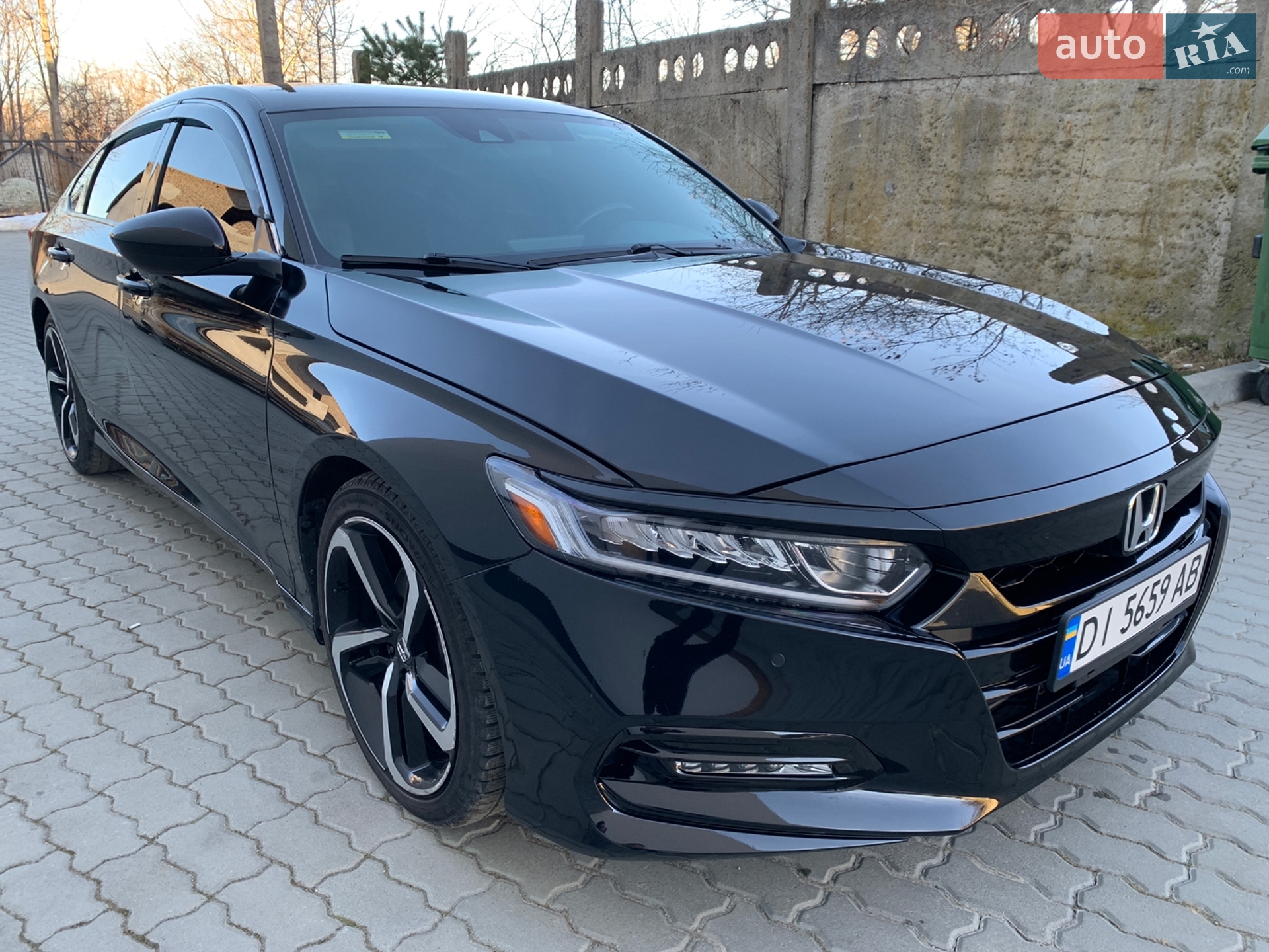 Honda Accord 2019 VIN 1HGCV1F38KA104496 фото оголошення 40 з 101