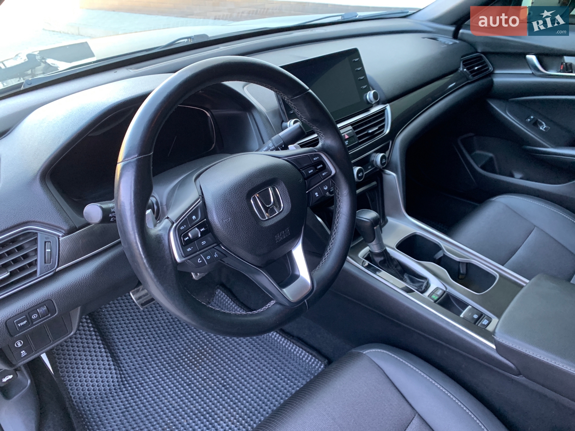 Honda Accord 2019 VIN 1HGCV1F38KA104496 фото оголошення 42 з 101