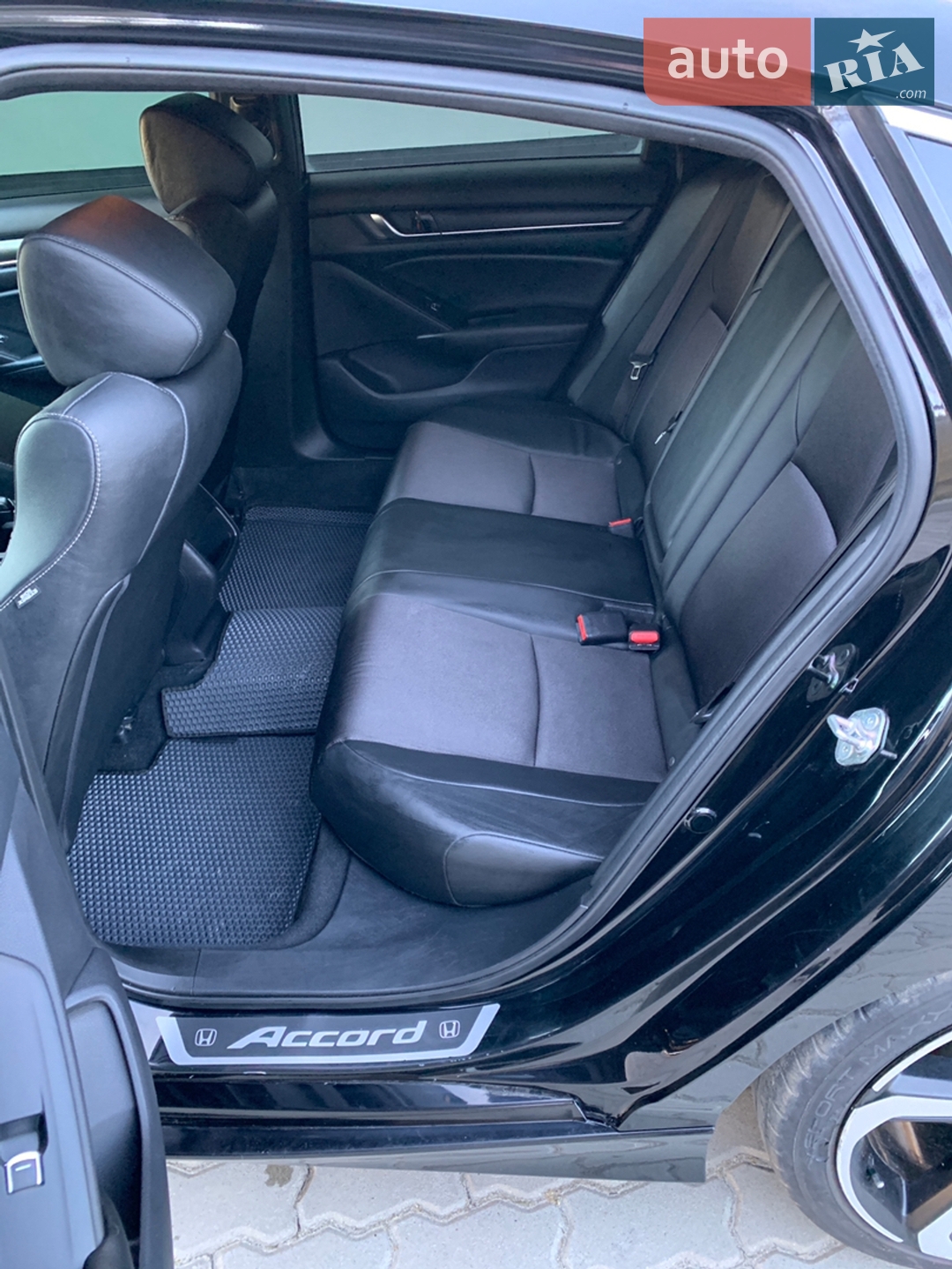 Honda Accord 2019 VIN 1HGCV1F38KA104496 фото оголошення 47 з 101