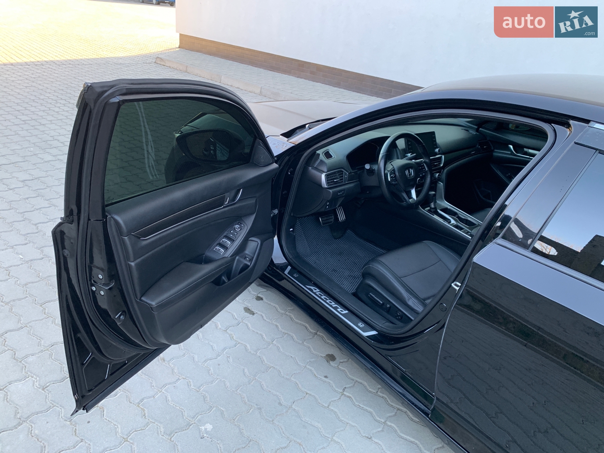 Honda Accord 2019 VIN 1HGCV1F38KA104496 фото оголошення 46 з 101