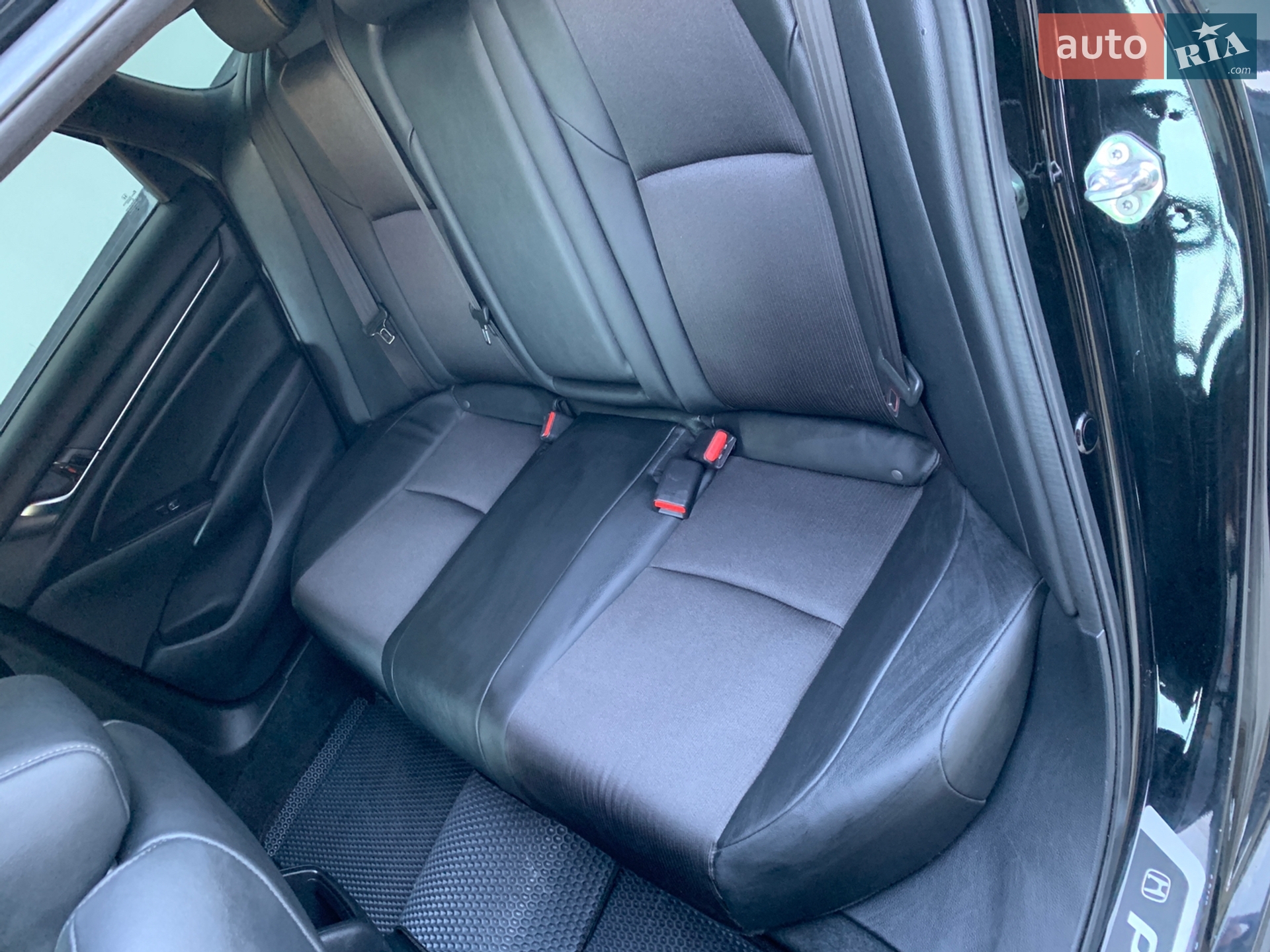 Honda Accord 2019 VIN 1HGCV1F38KA104496 фото оголошення 48 з 101