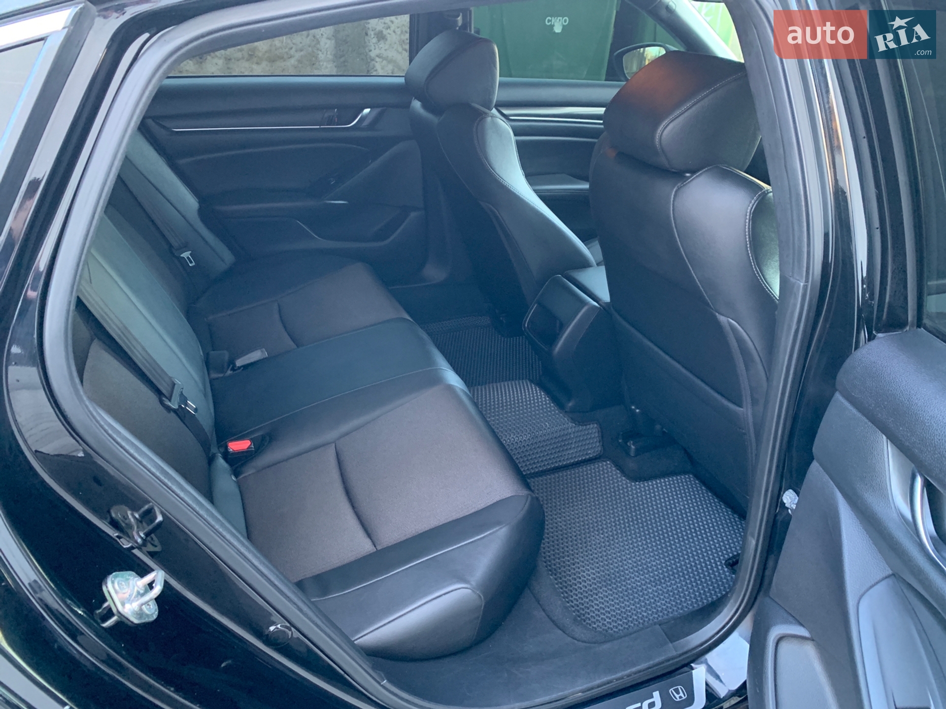 Honda Accord 2019 VIN 1HGCV1F38KA104496 фото оголошення 52 з 101