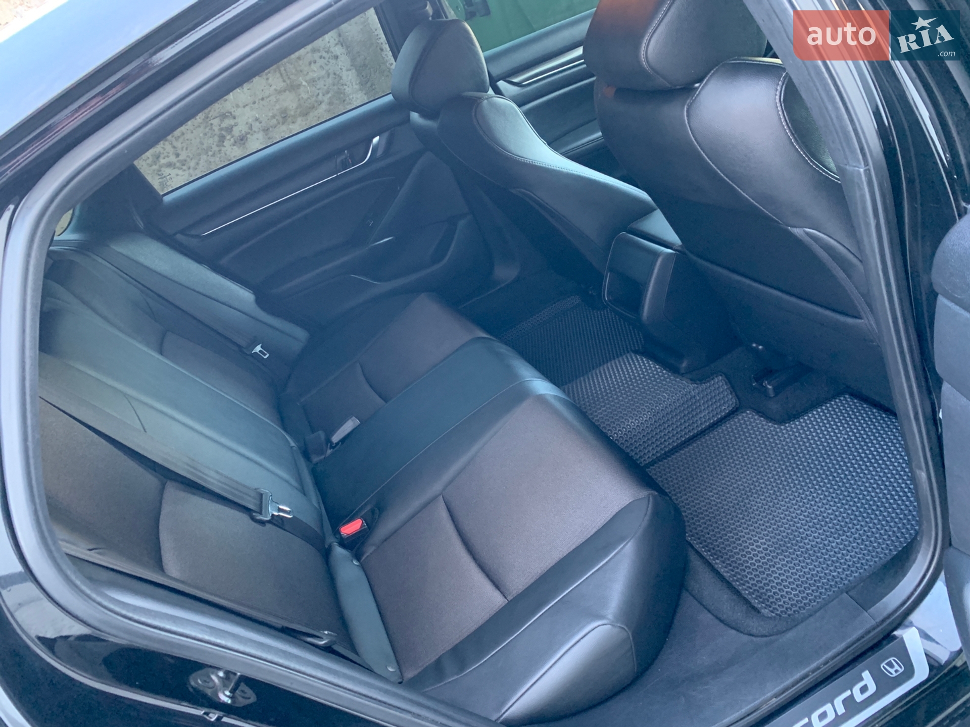 Honda Accord 2019 VIN 1HGCV1F38KA104496 фото оголошення 53 з 101