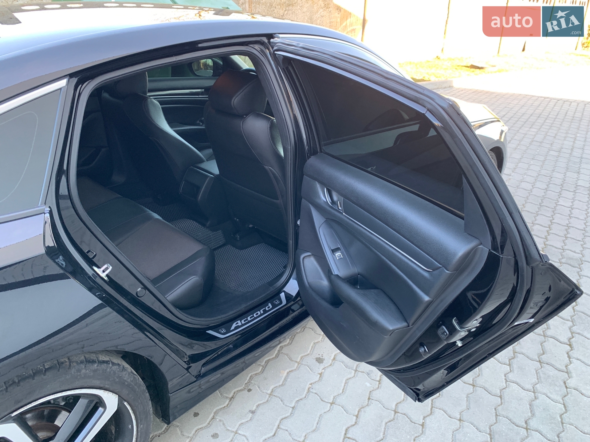 Honda Accord 2019 VIN 1HGCV1F38KA104496 фото оголошення 54 з 101