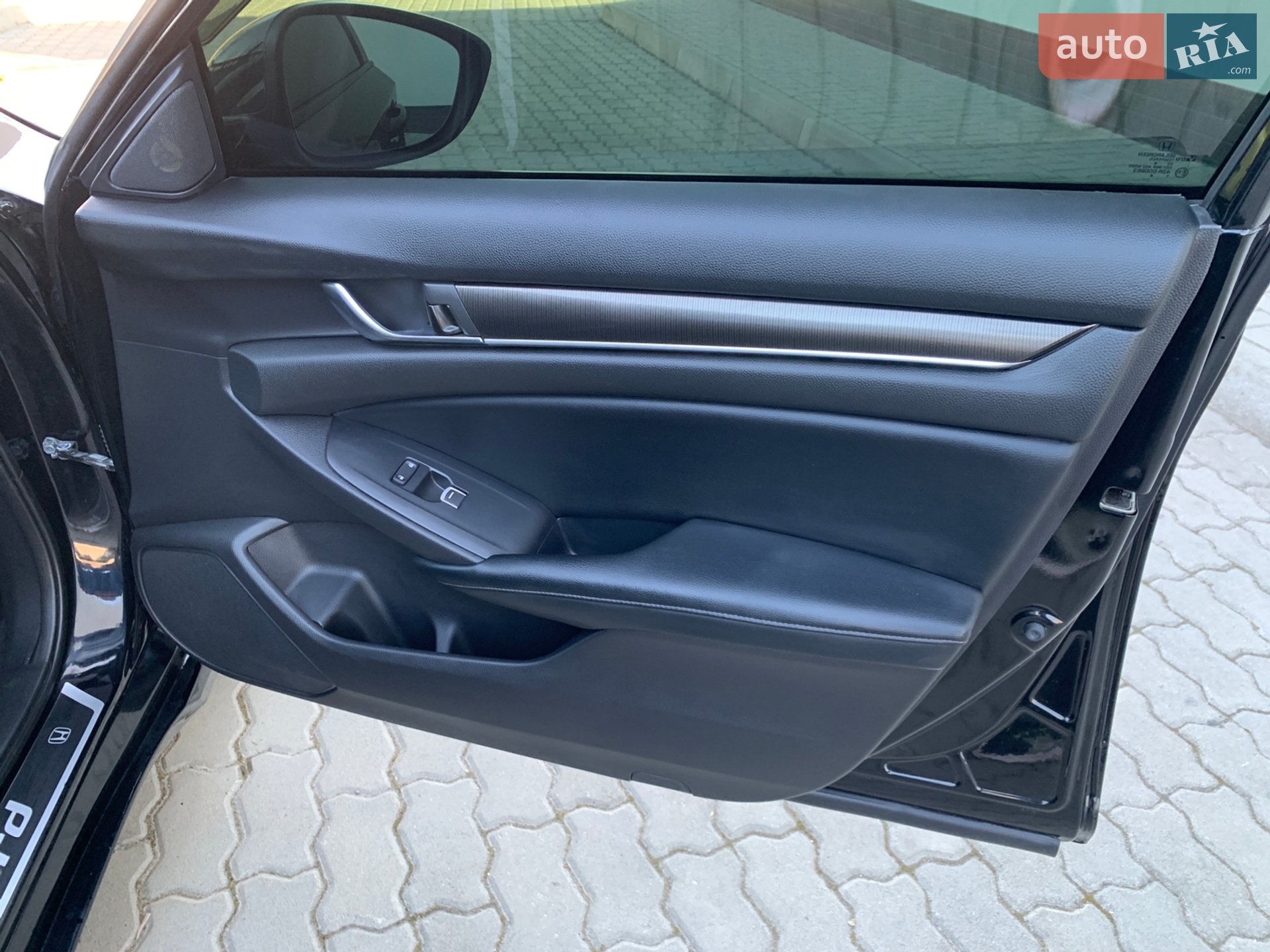 Honda Accord 2019 VIN 1HGCV1F38KA104496 фото оголошення 60 з 101