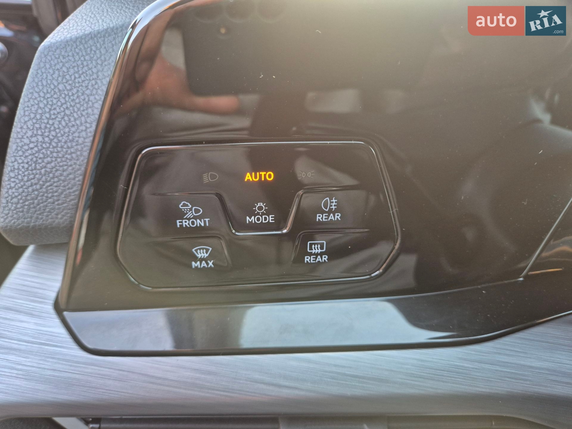 Volkswagen Golf 2020 VIN WVWZZZCDZMW503758 фото оголошення 37 з 75